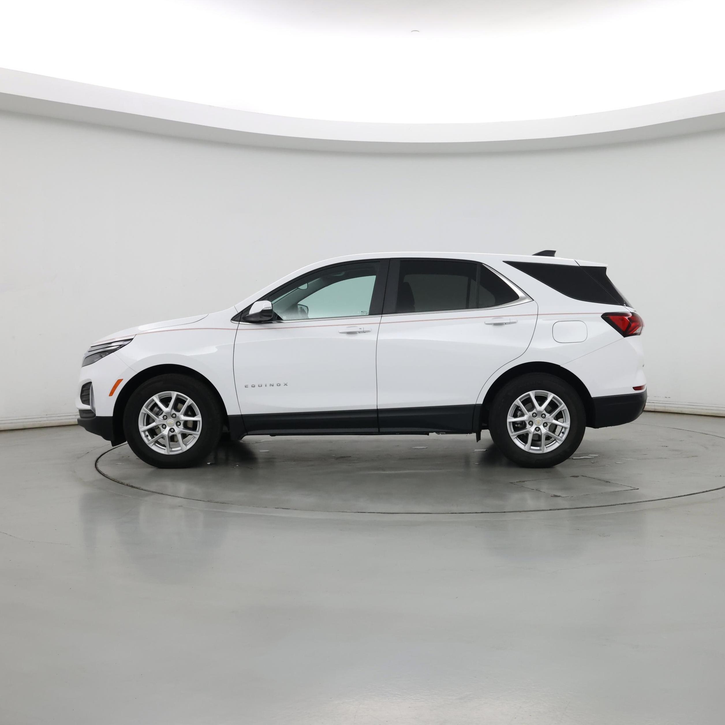 Thumbnail: 2023 Chevrolet Equinox - 3