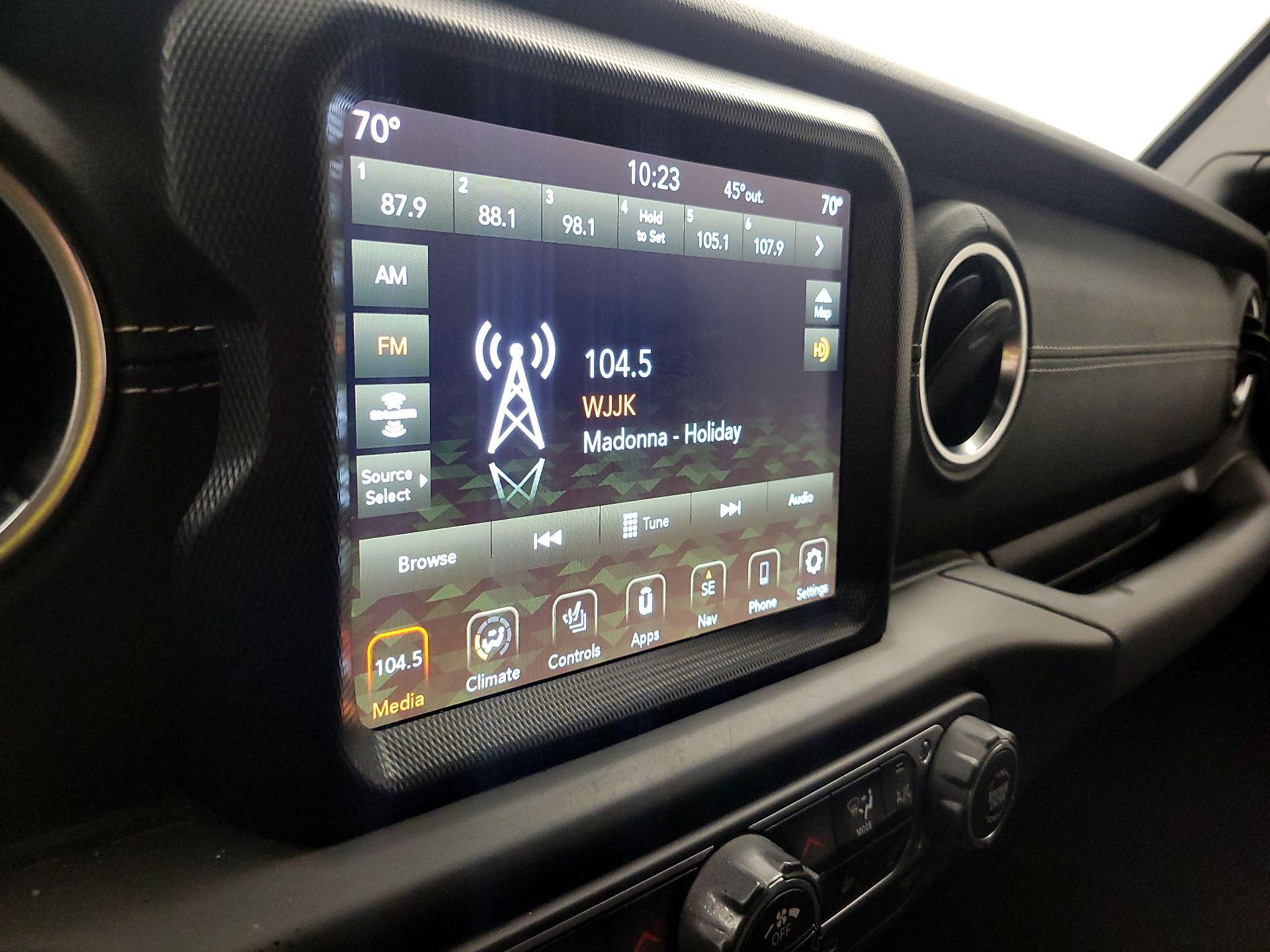 Thumbnail: 2022 Jeep Wrangler - 16