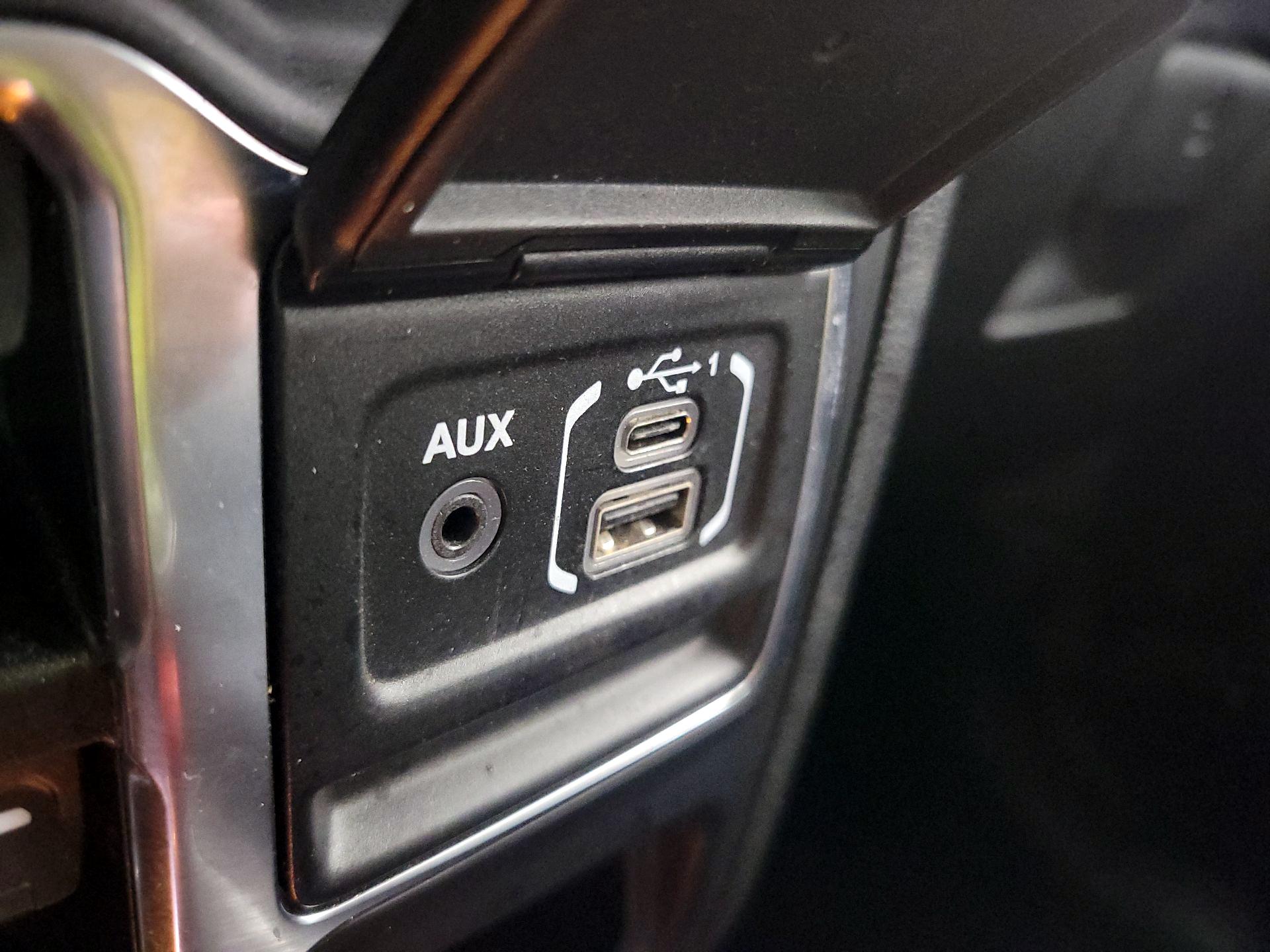 Thumbnail: 2022 Jeep Wrangler - 19