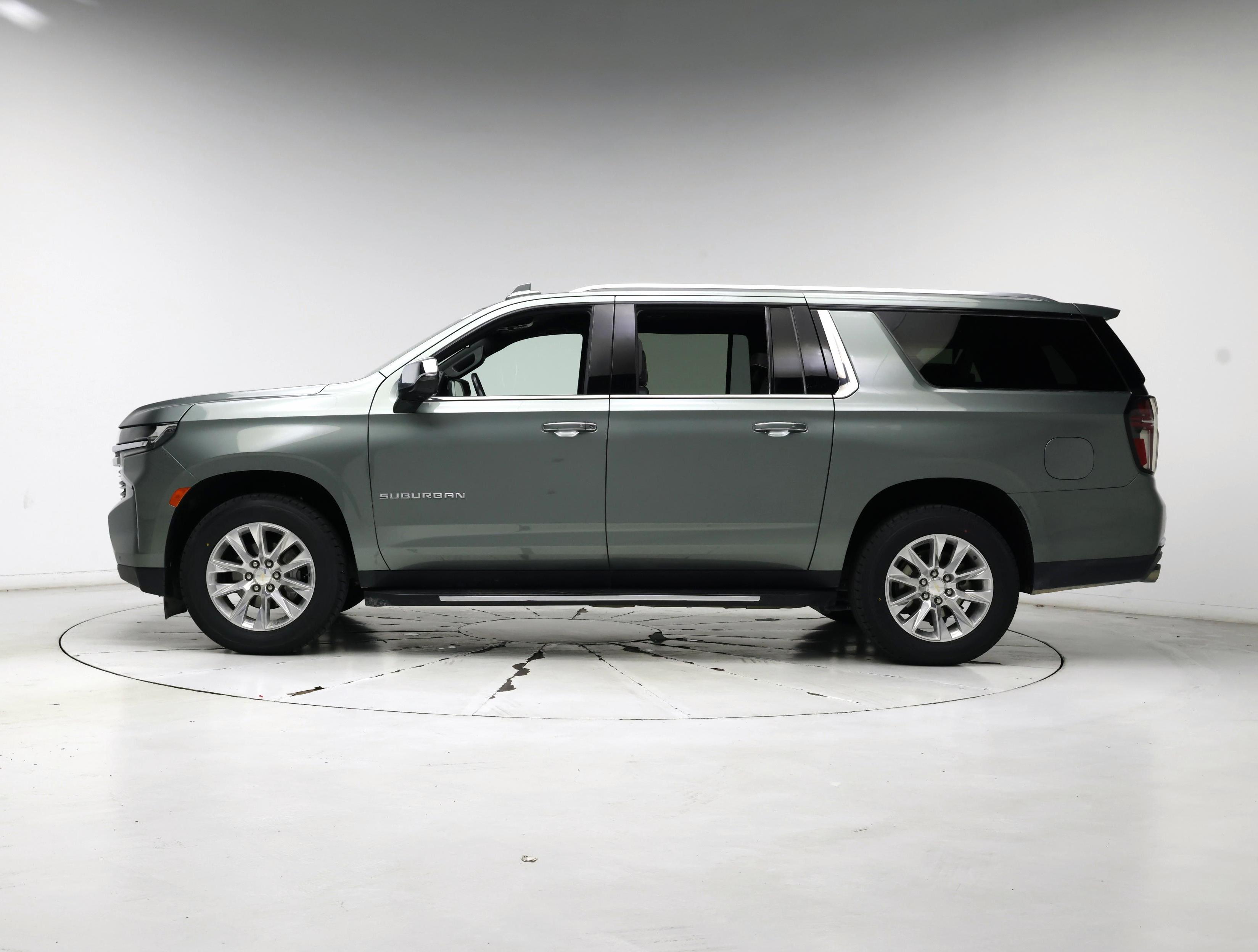 Thumbnail: 2023 Chevrolet Suburban - 3