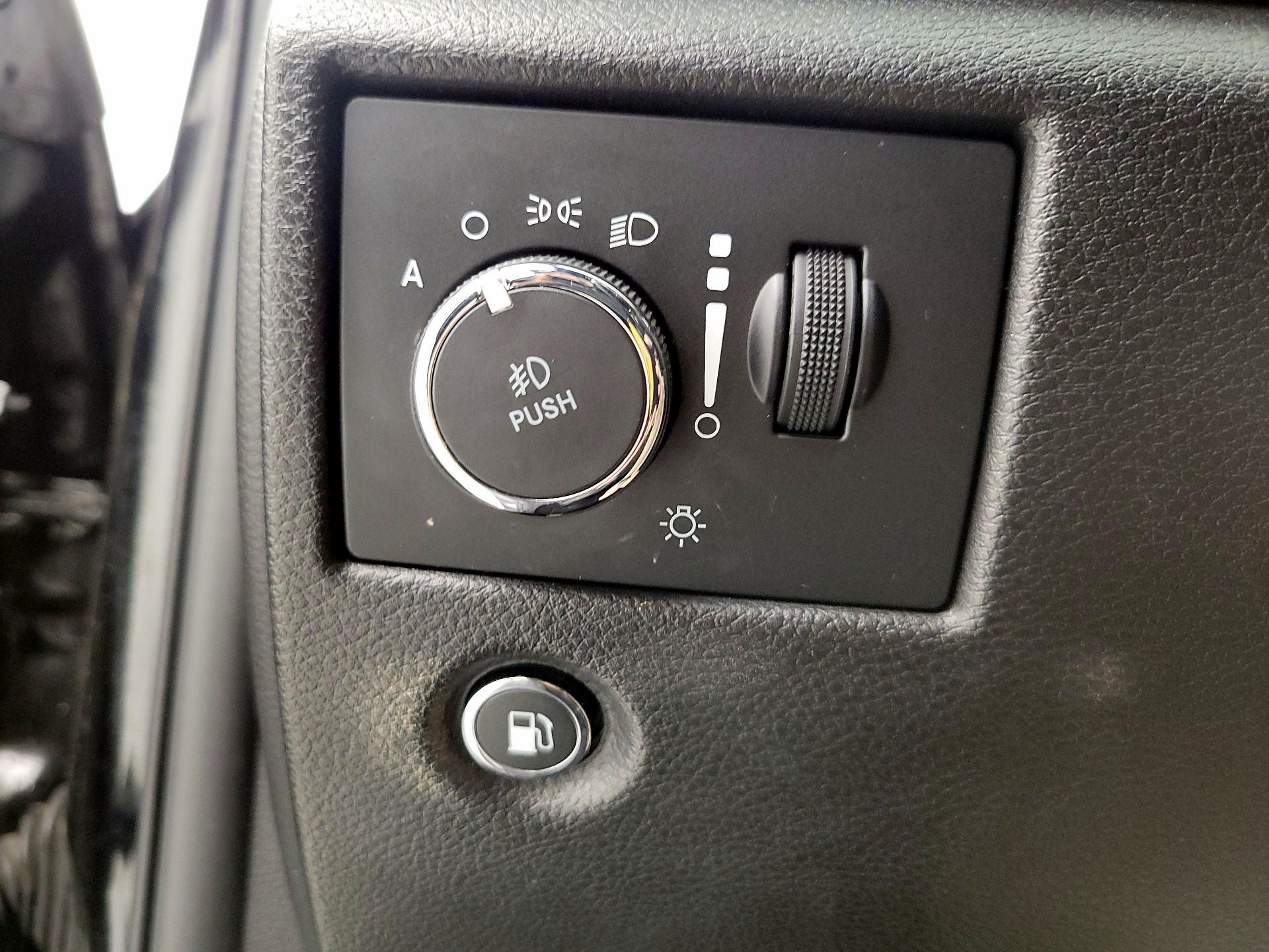 Thumbnail: 2021 Jeep Grand Cherokee - 13