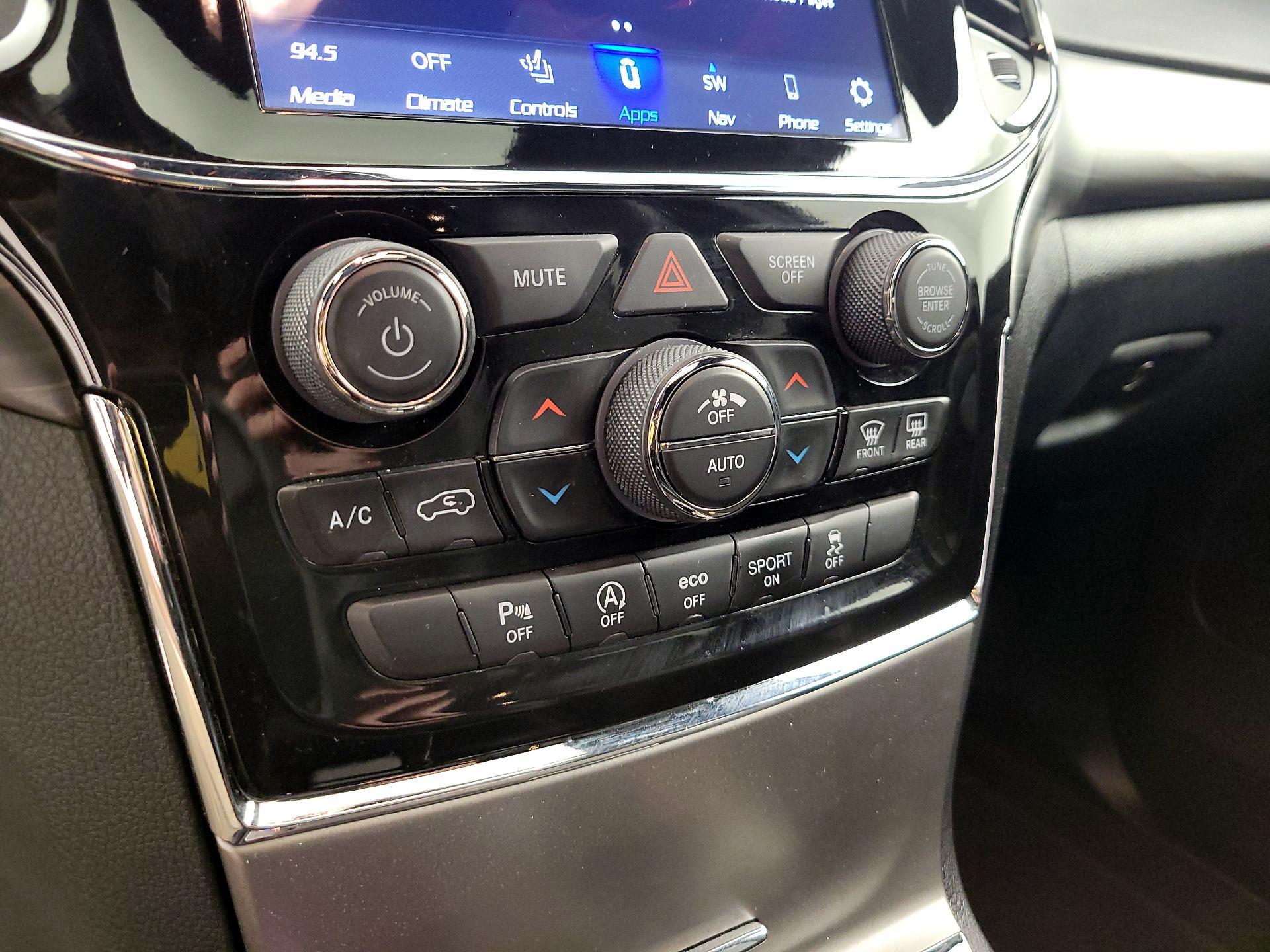 Thumbnail: 2021 Jeep Grand Cherokee - 17