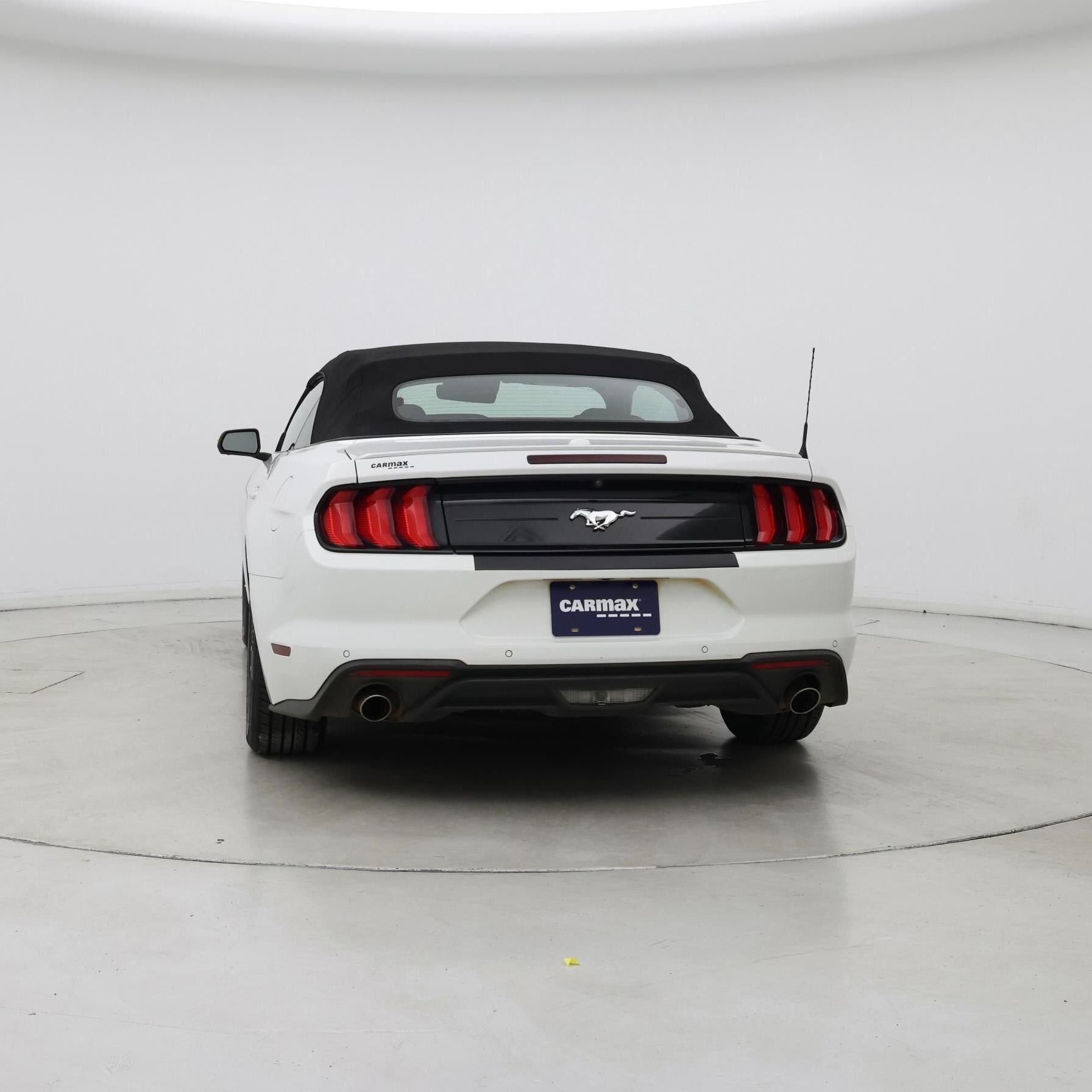 Thumbnail: 2022 Ford Mustang - 6