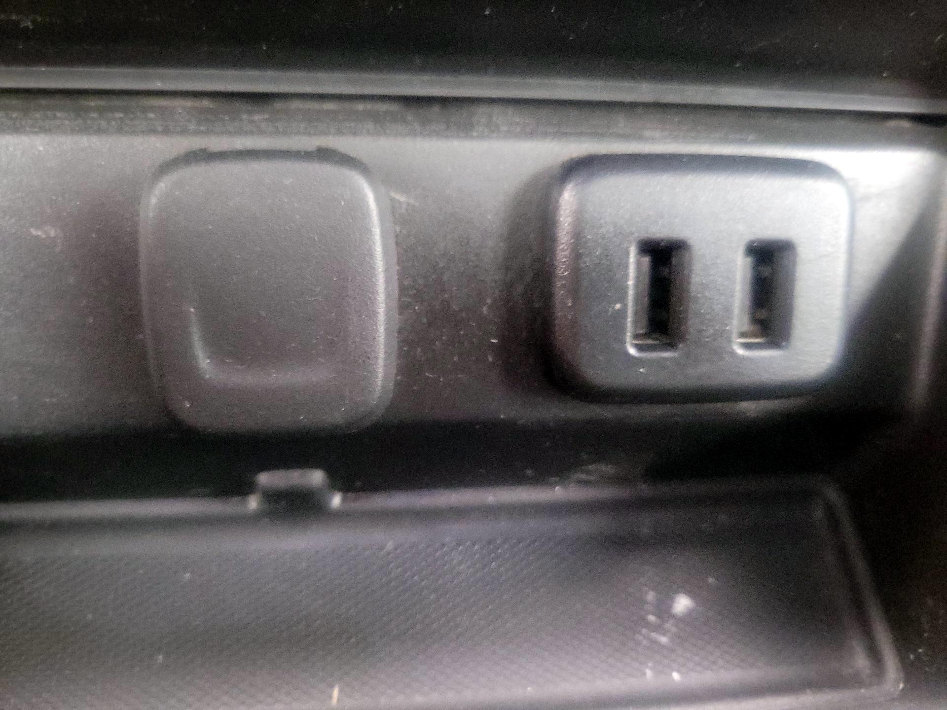 Thumbnail: 2020 GMC Yukon XL - 19