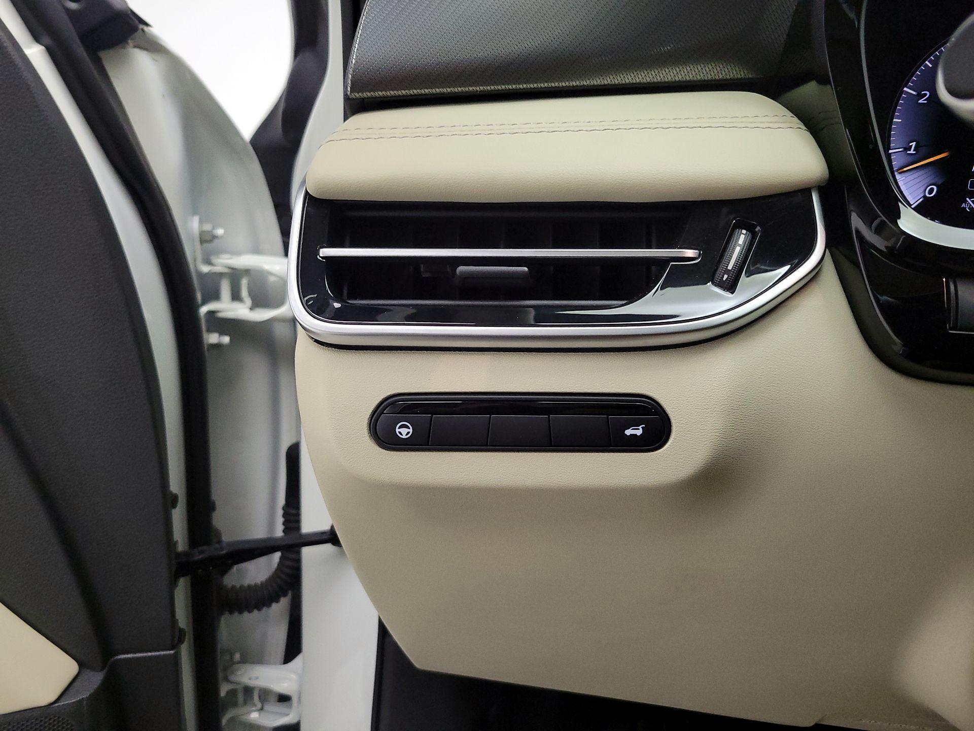 Thumbnail: 2023 INFINITI QX60 - 13