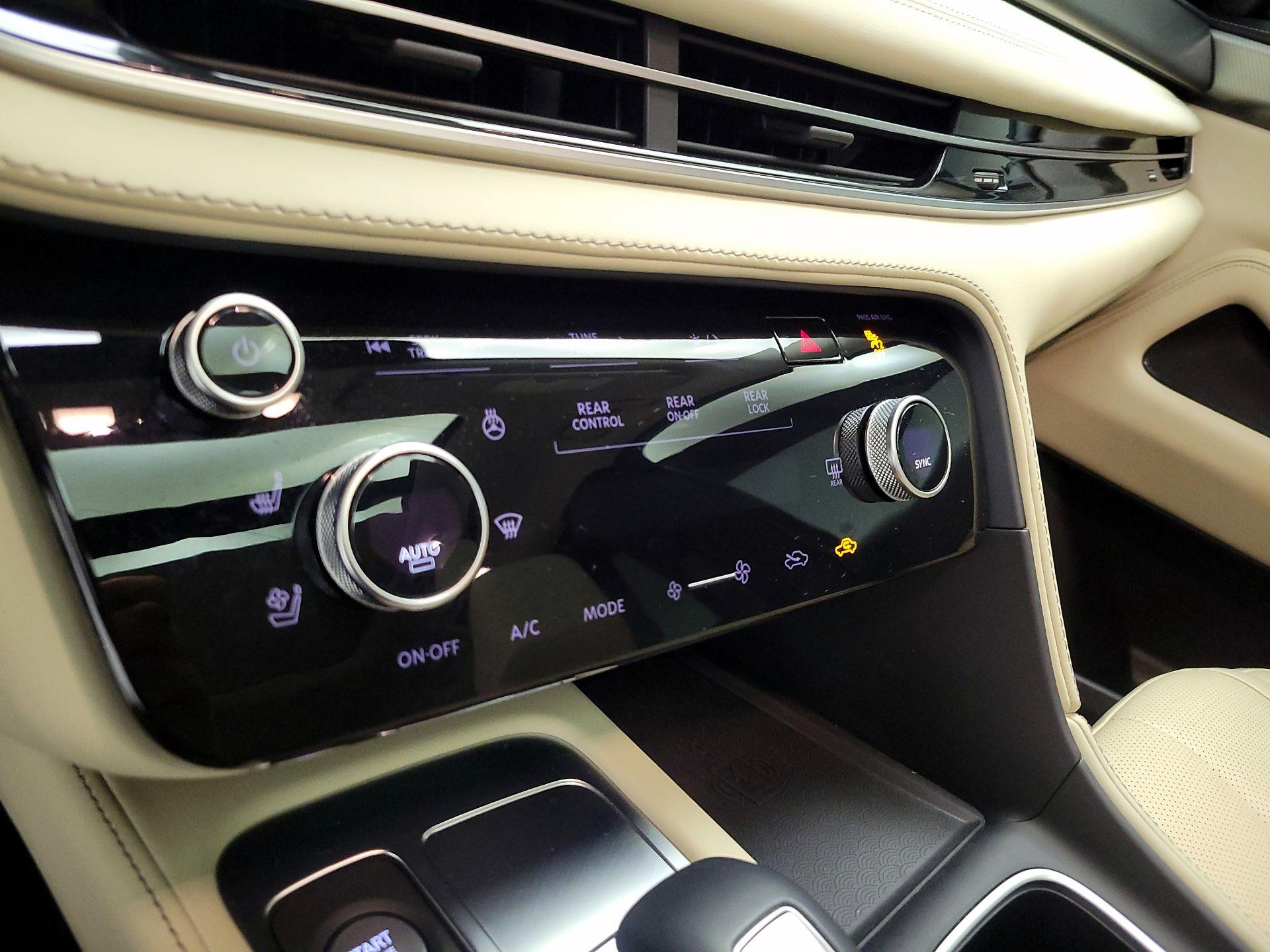 Thumbnail: 2023 INFINITI QX60 - 17