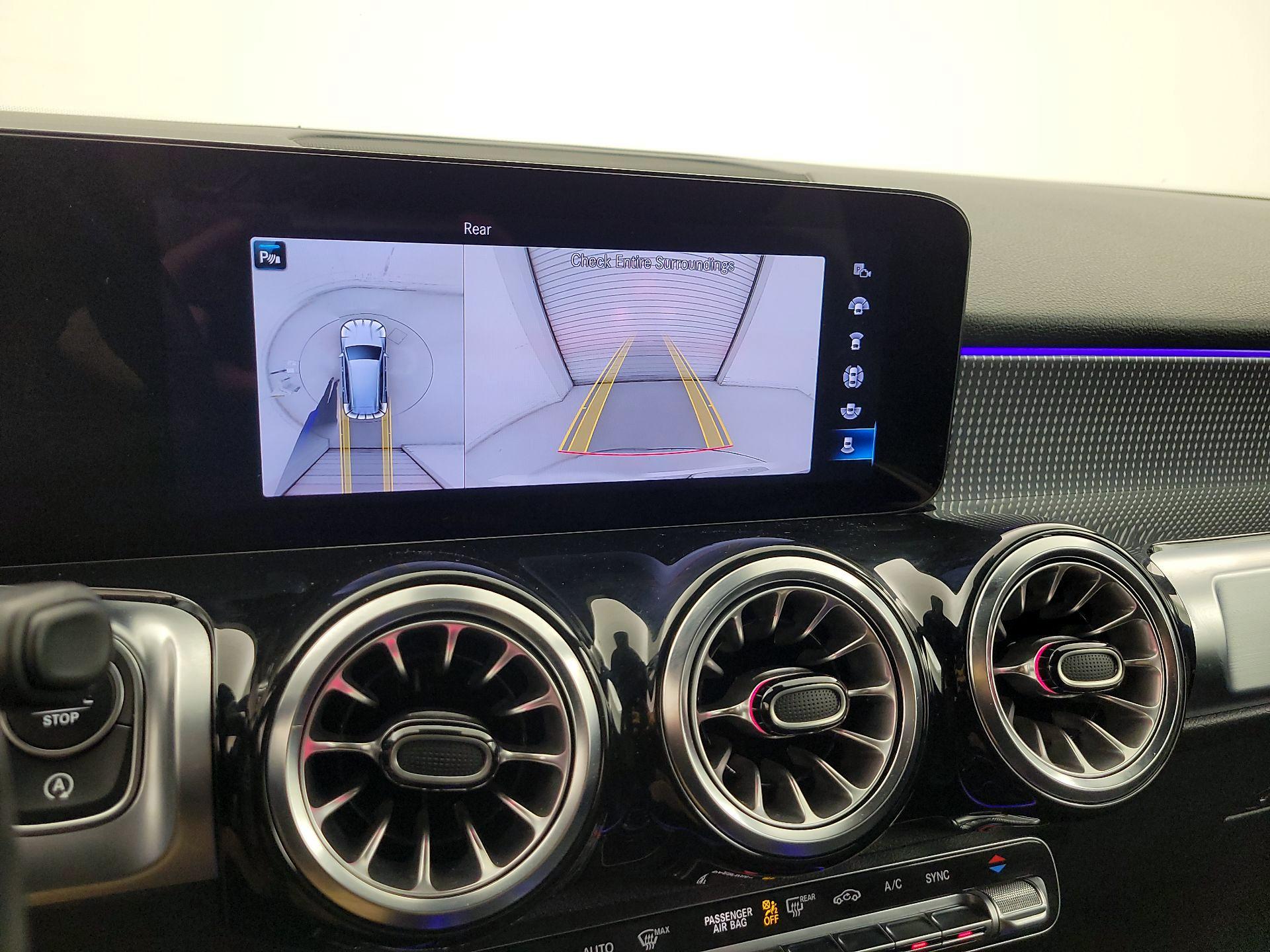 Thumbnail: 2022 Mercedes-Benz GLB - 14