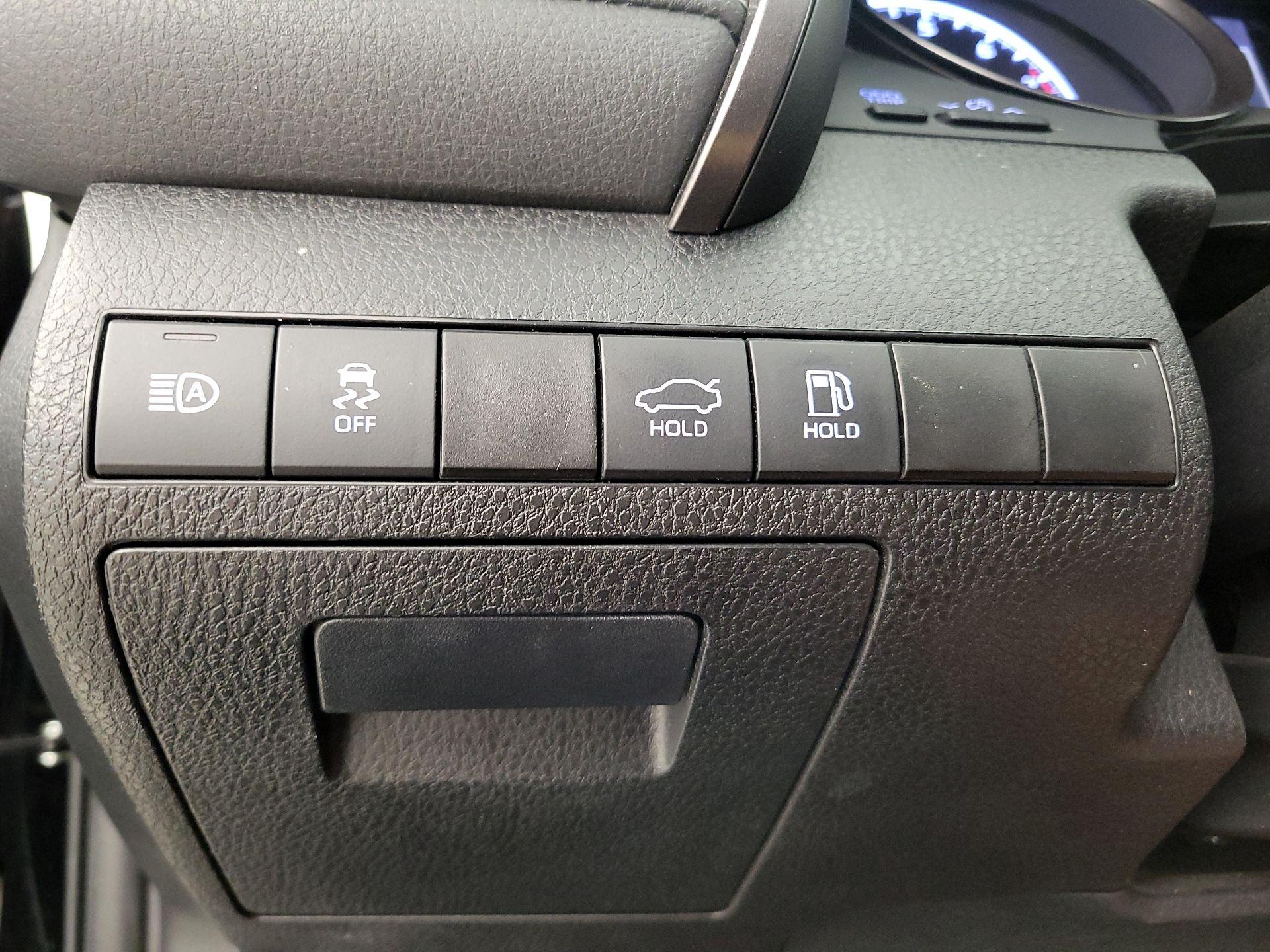 Thumbnail: 2023 Toyota Camry - 13