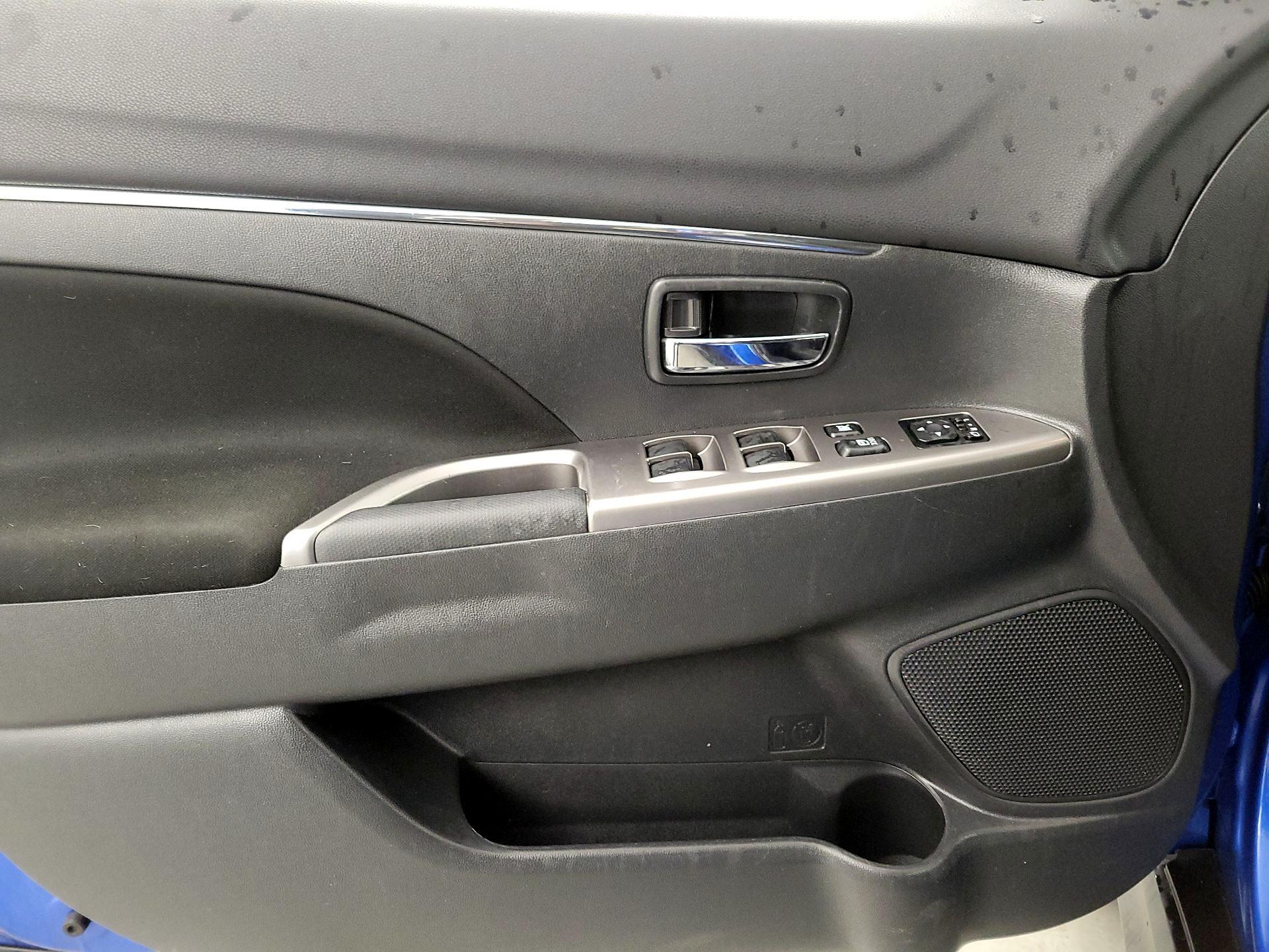 Thumbnail: 2020 Mitsubishi Outlander Sport - 12