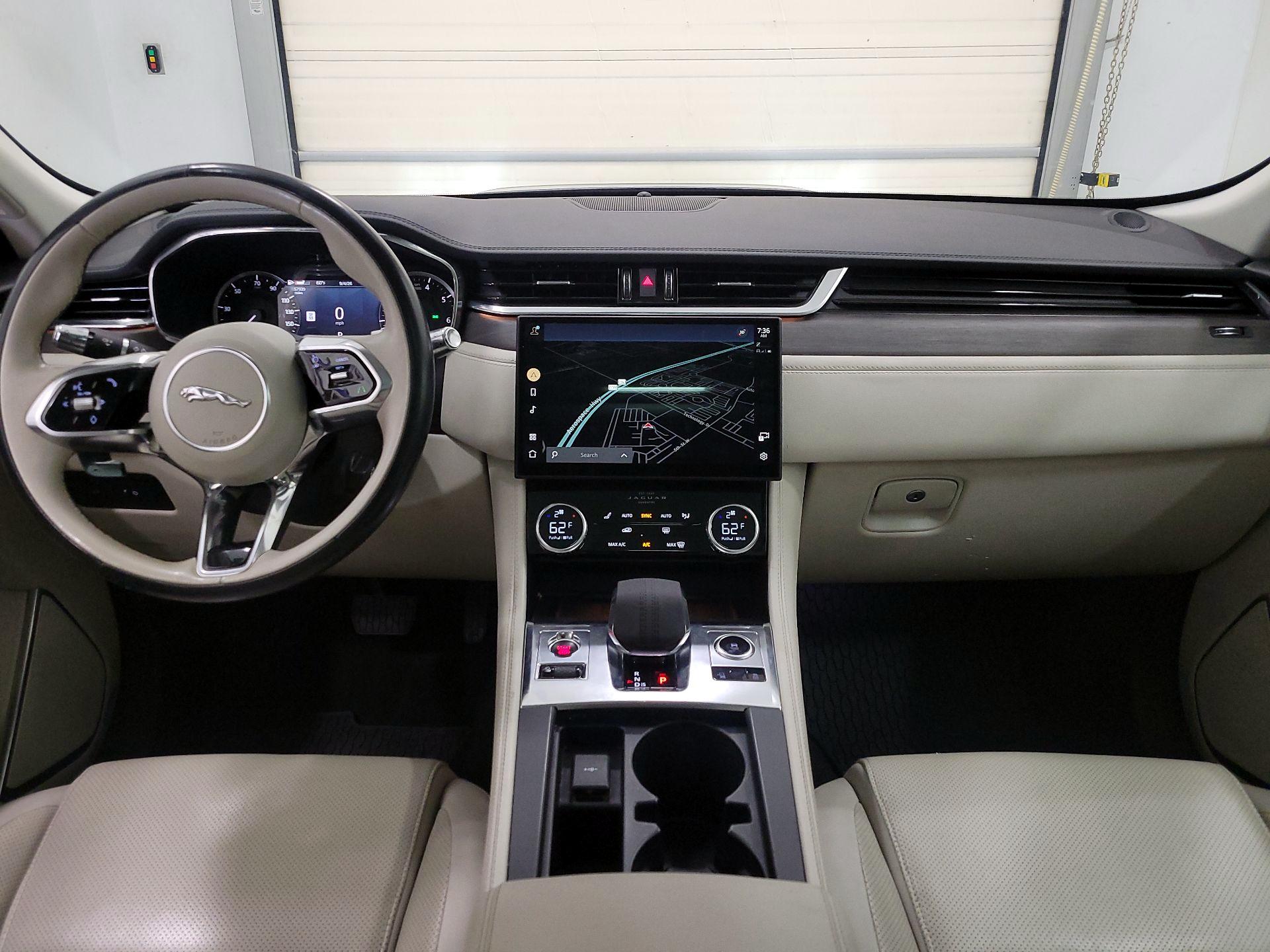 Thumbnail: 2021 Jaguar F-Pace - 9