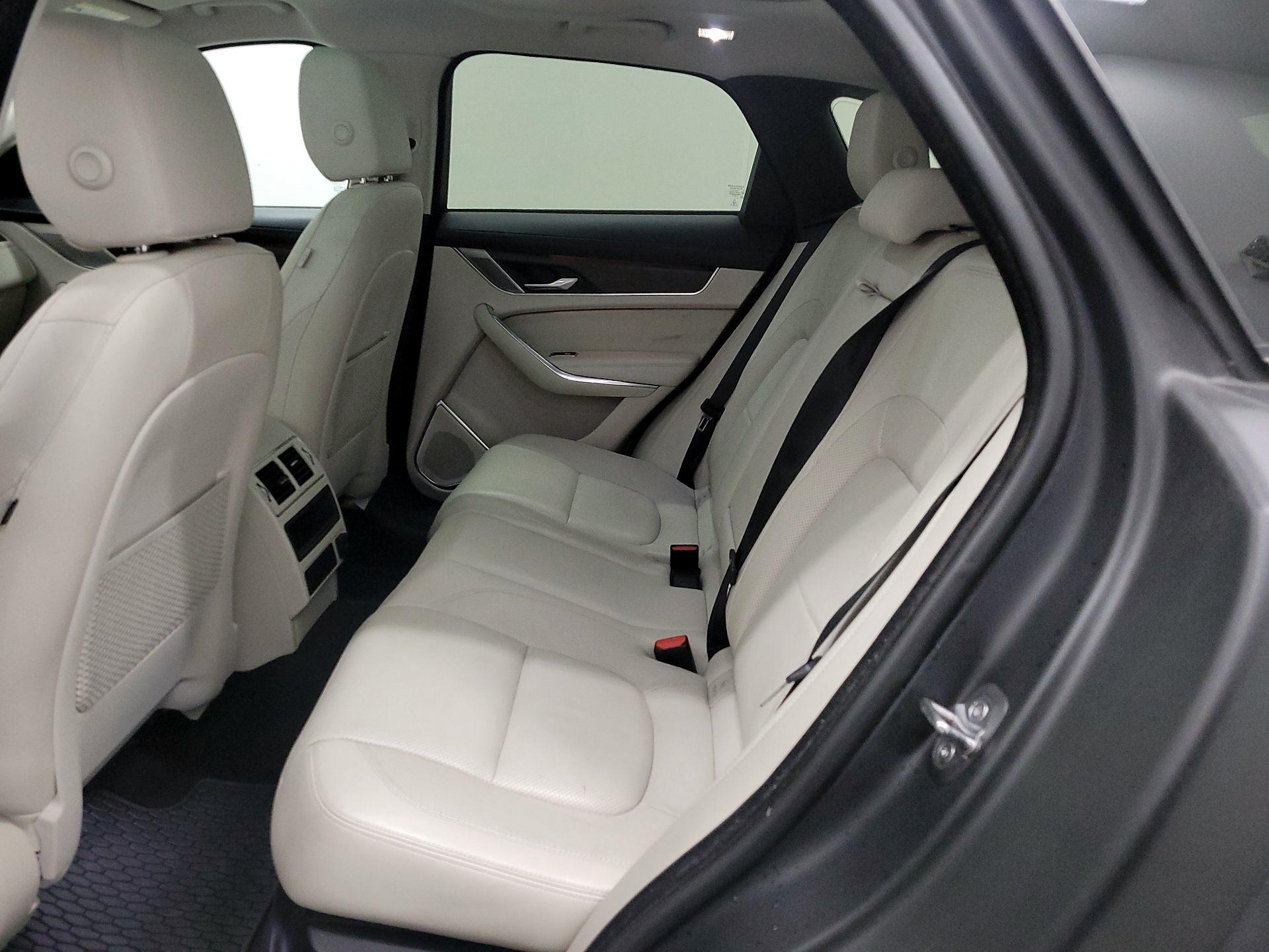 Thumbnail: 2021 Jaguar F-Pace - 20