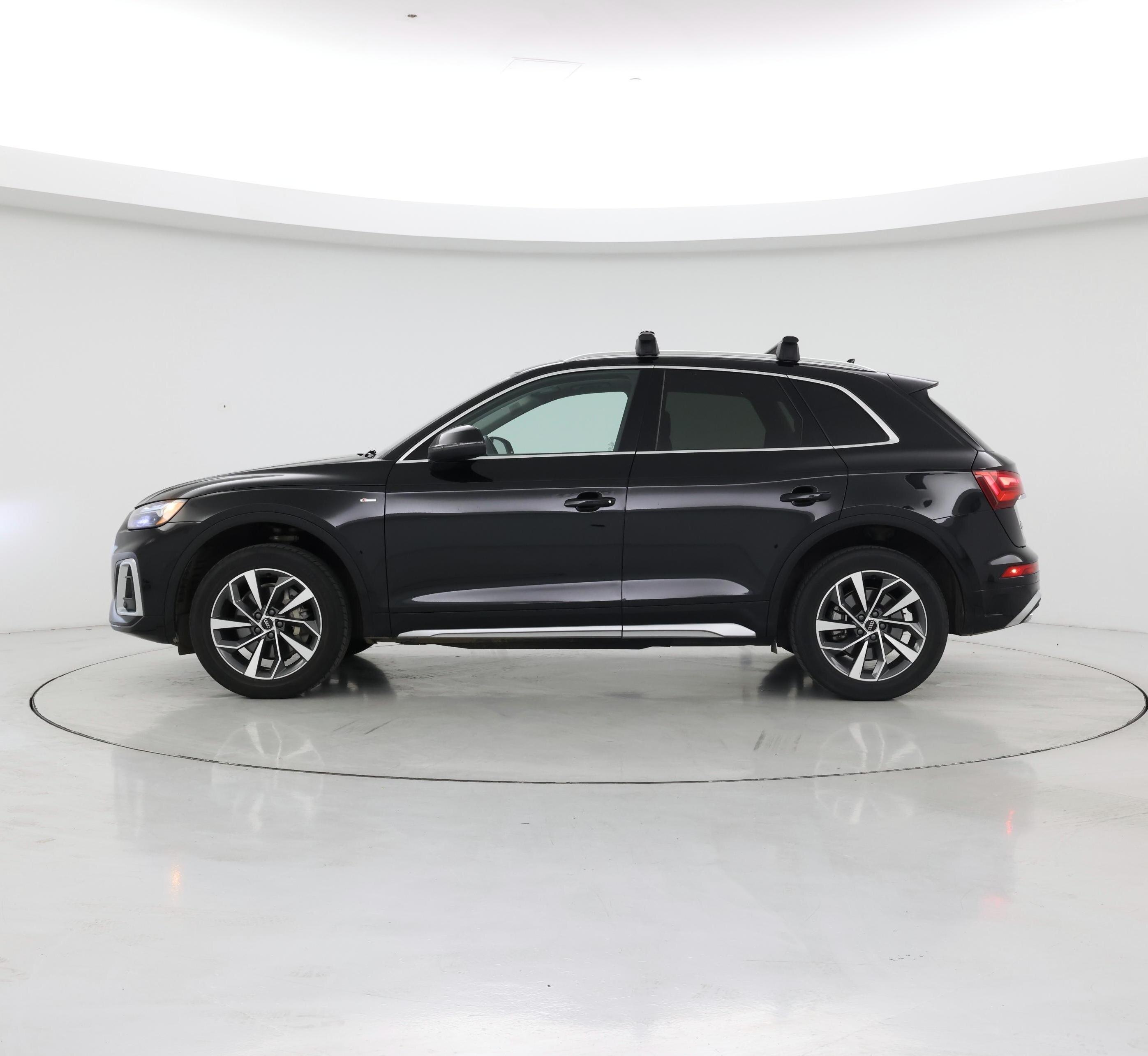 Thumbnail: 2023 Audi Q5 - 3