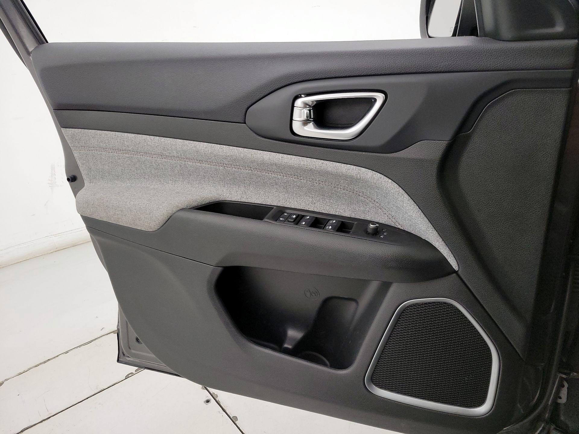 Thumbnail: 2022 Jeep Compass - 12