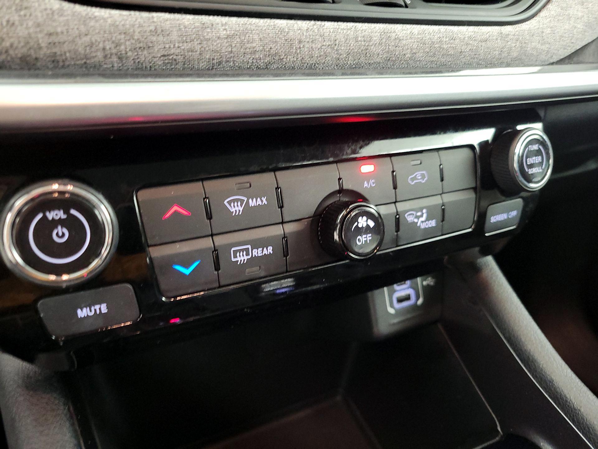 Thumbnail: 2022 Jeep Compass - 16