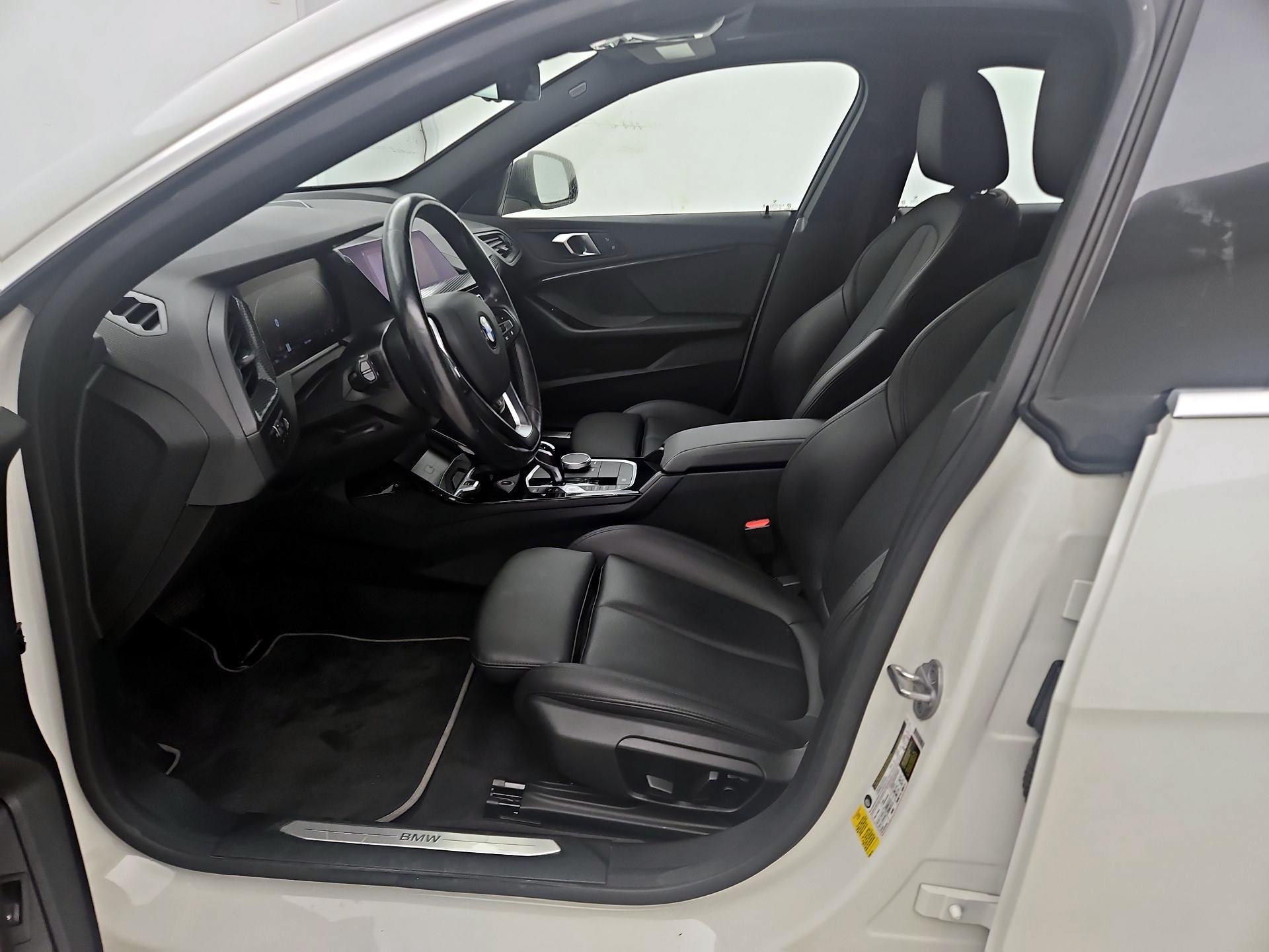 Thumbnail: 2024 BMW 2 Series - 11