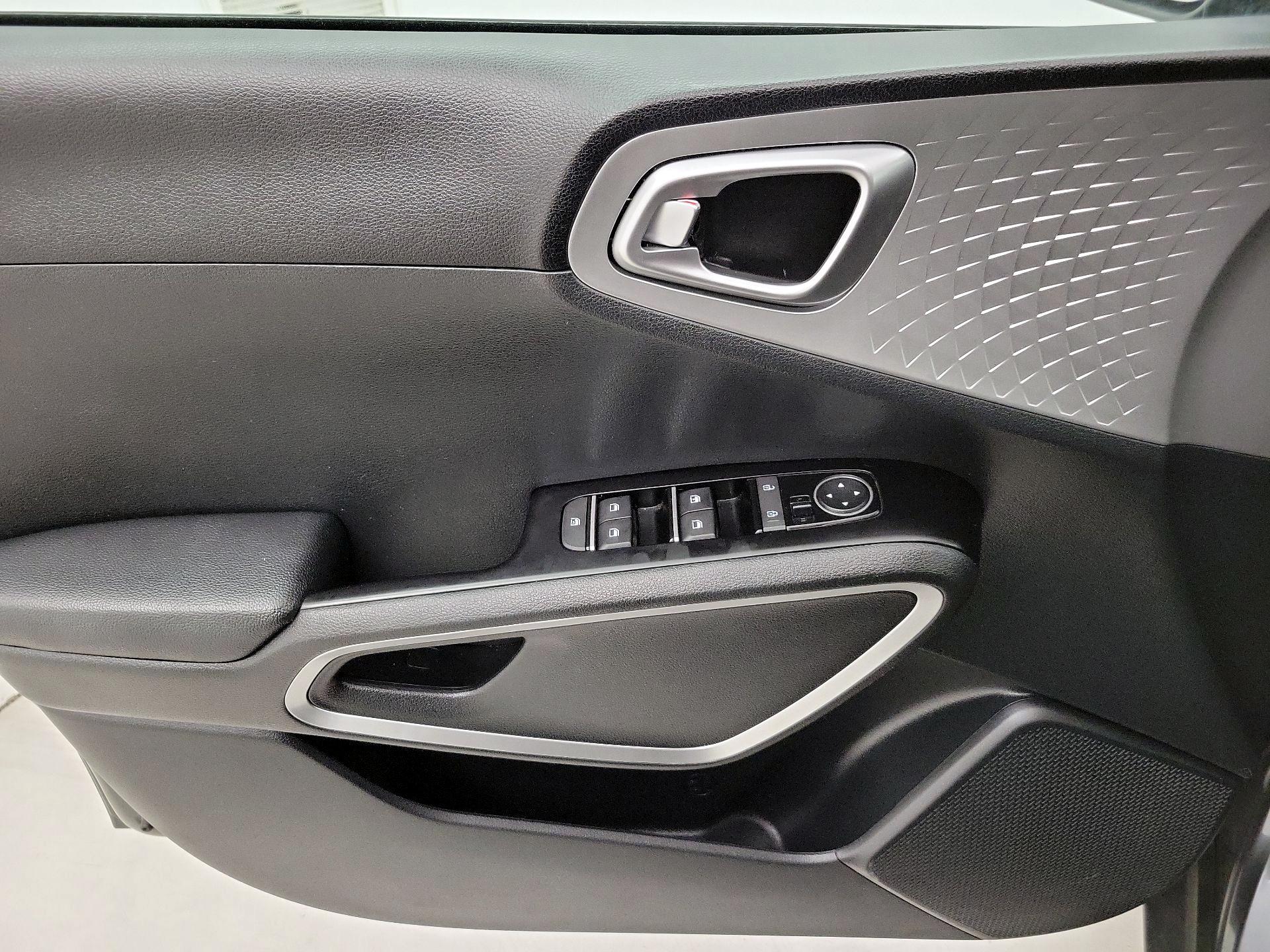 Thumbnail: 2023 Kia Soul - 12