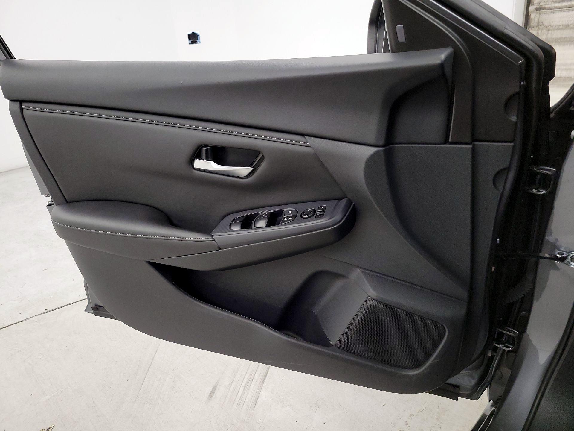 Thumbnail: 2023 Nissan Sentra - 12