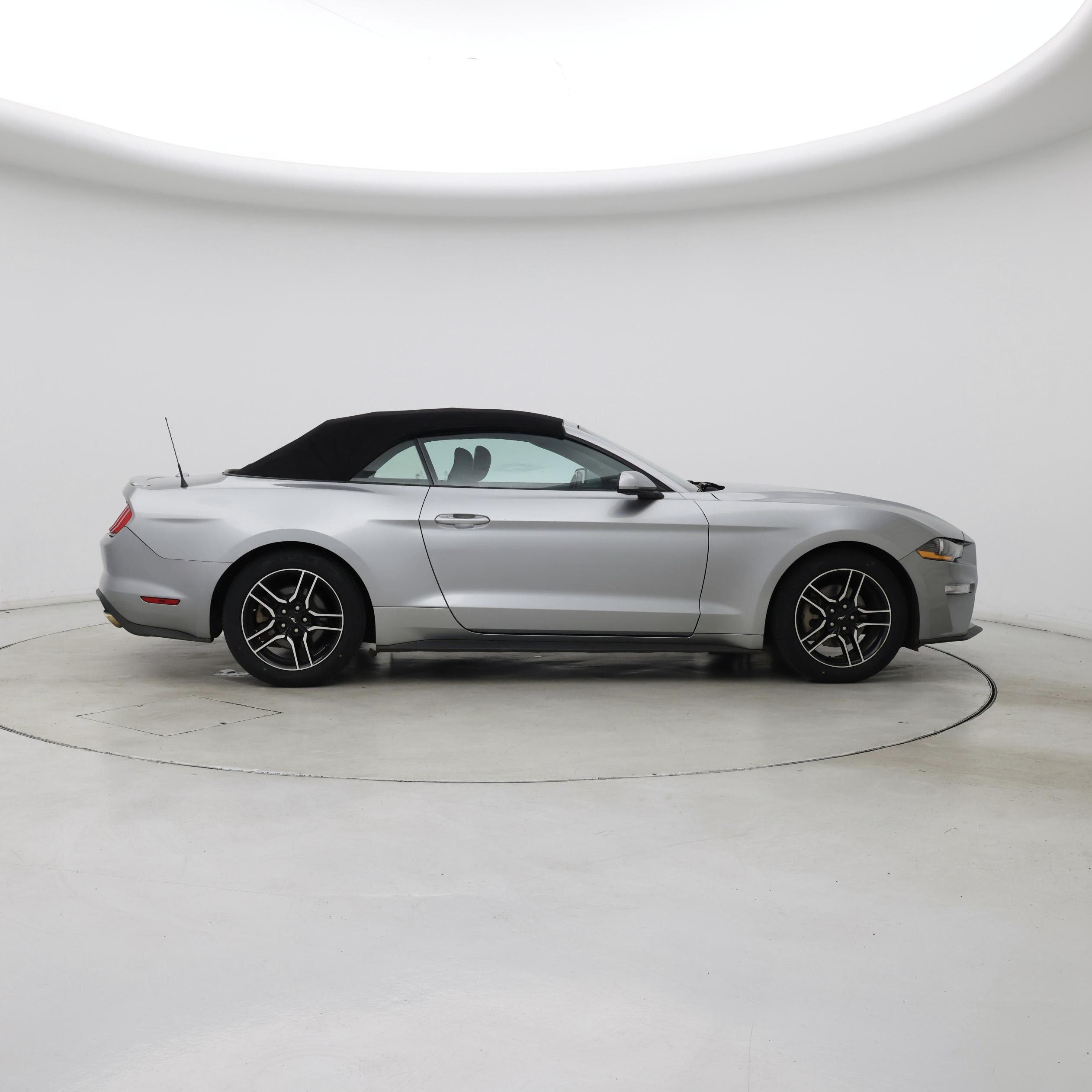 Thumbnail: 2022 Ford Mustang - 7