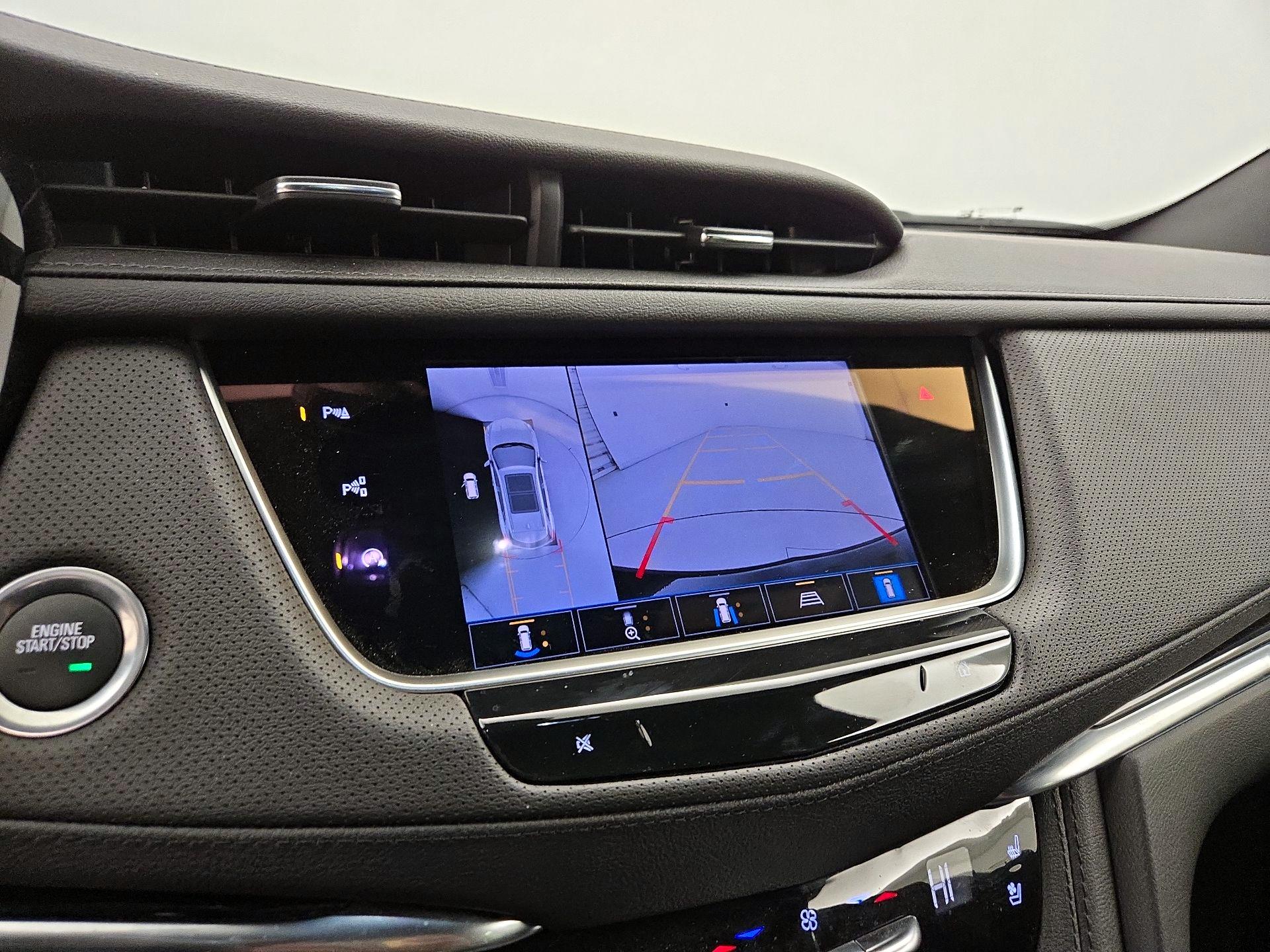 Thumbnail: 2022 Cadillac XT5 - 14