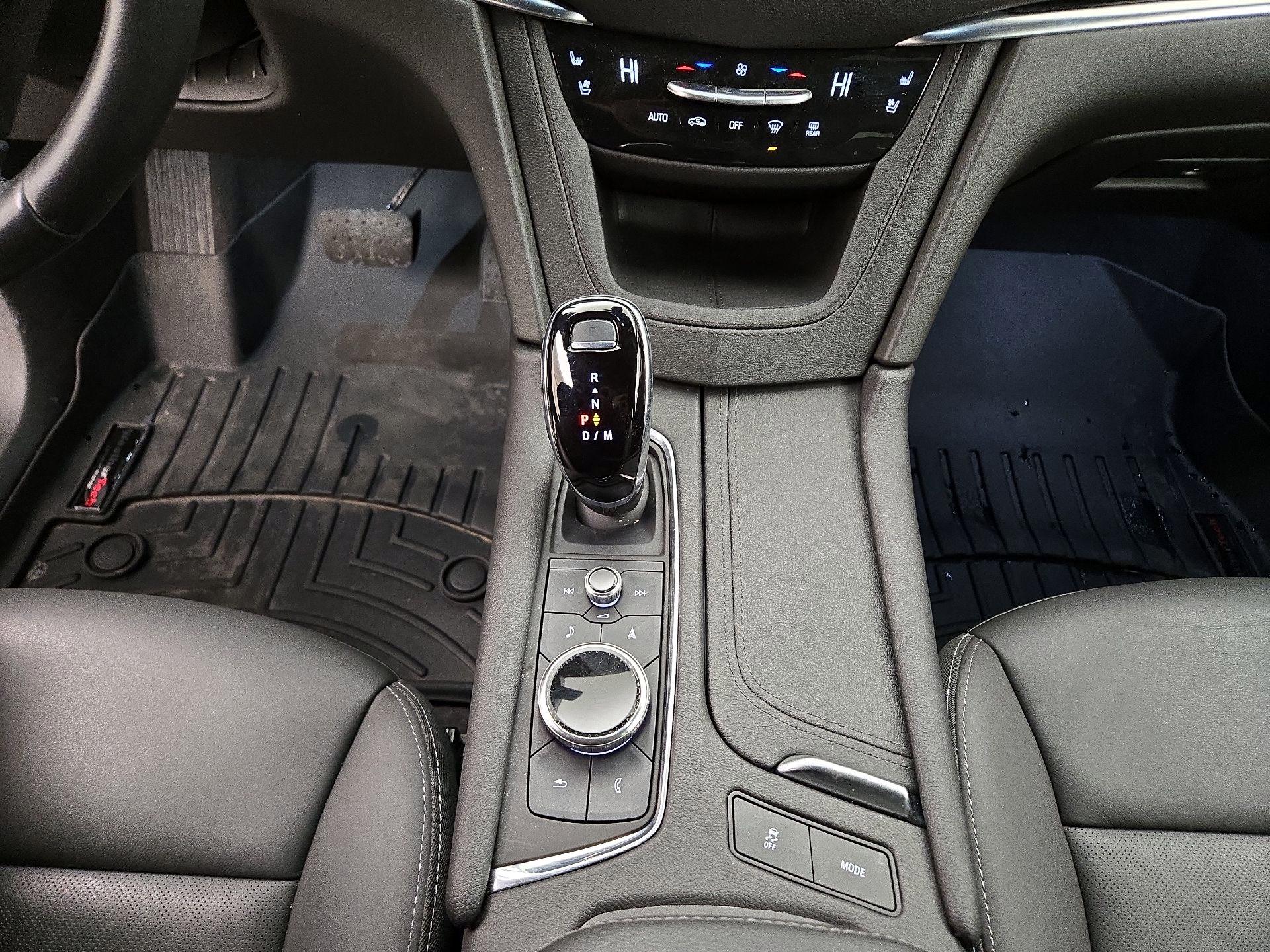 Thumbnail: 2022 Cadillac XT5 - 17