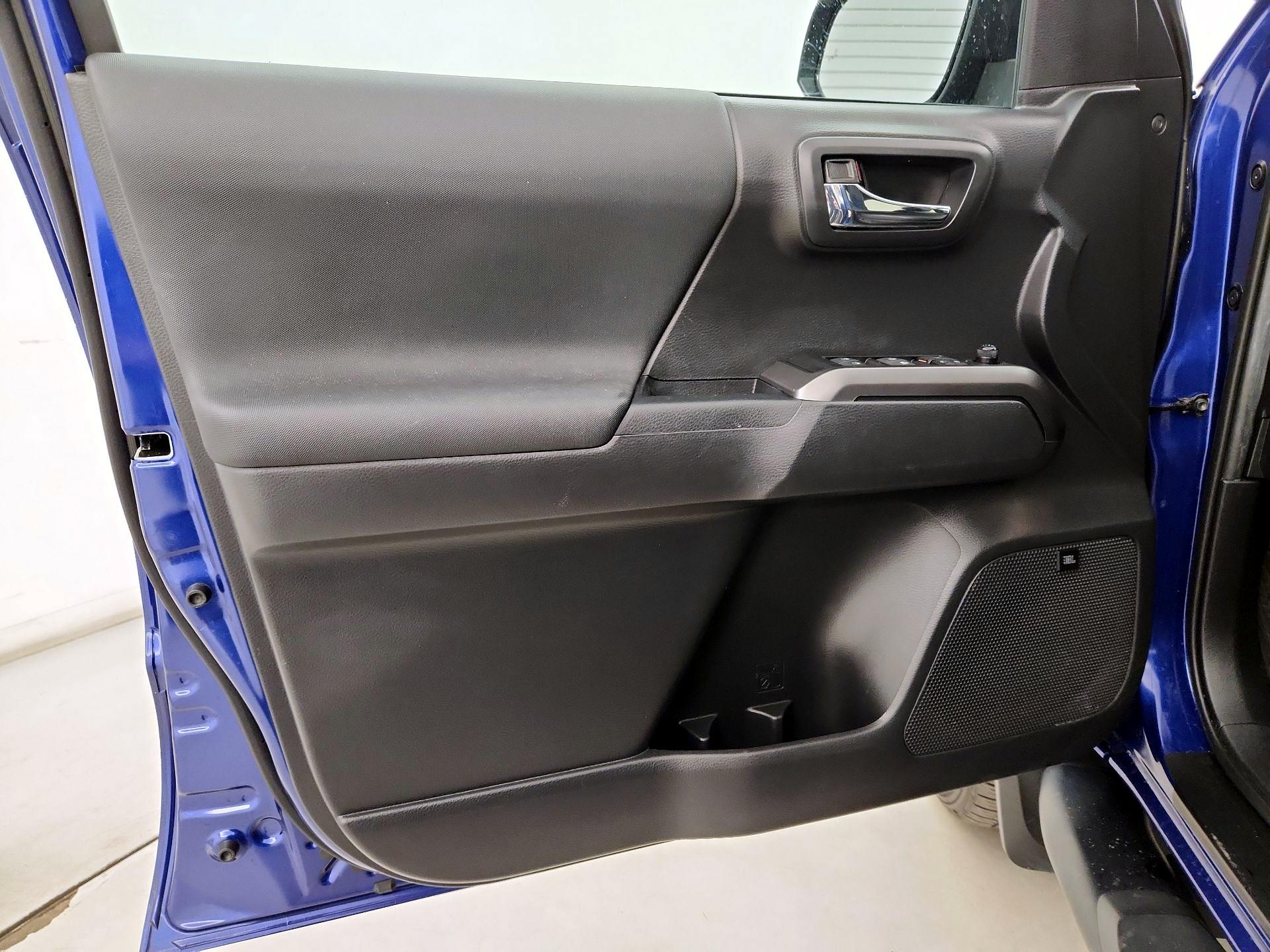 Thumbnail: 2022 Toyota Tacoma - 12