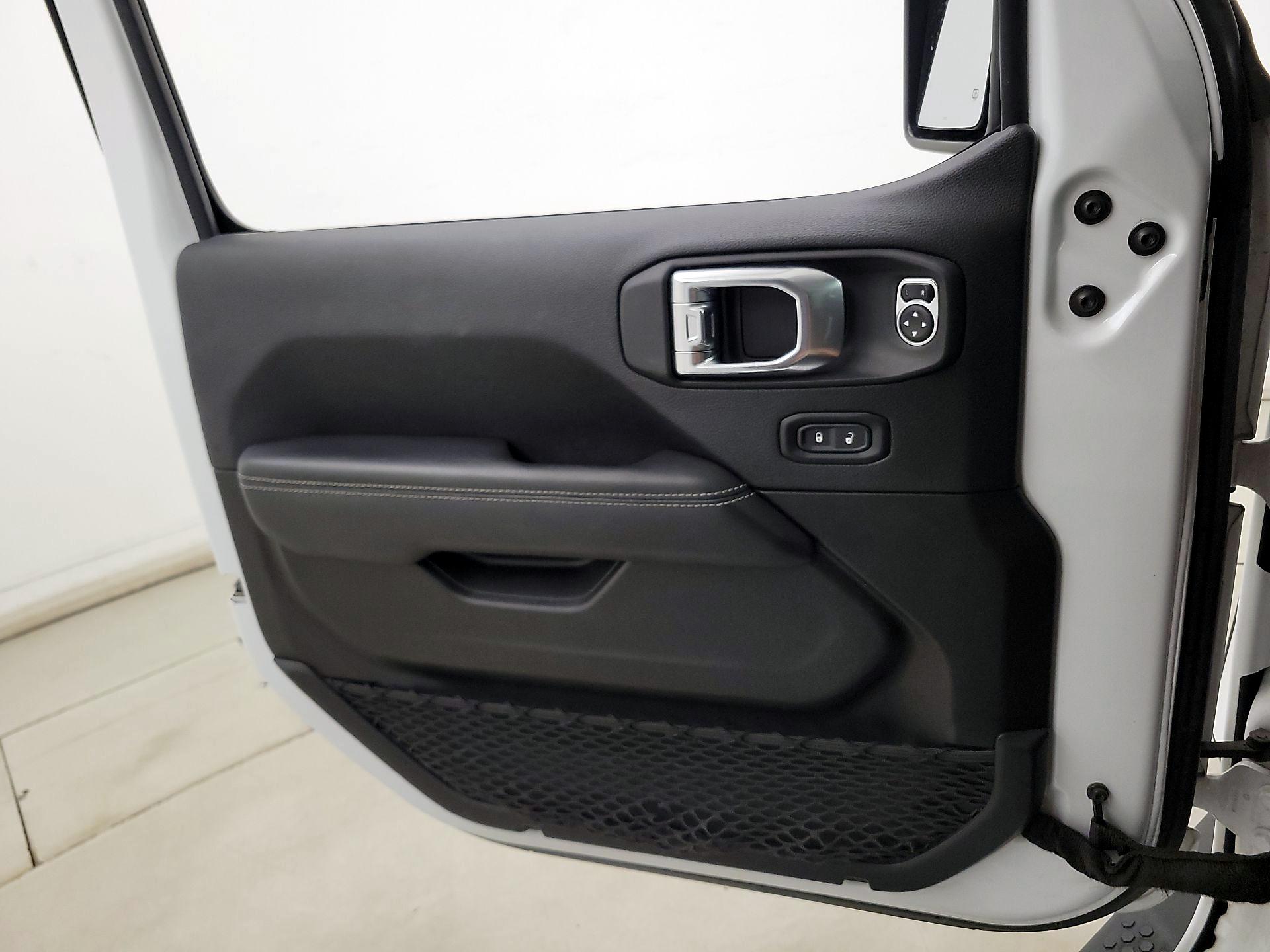 Thumbnail: 2022 Jeep Wrangler - 12