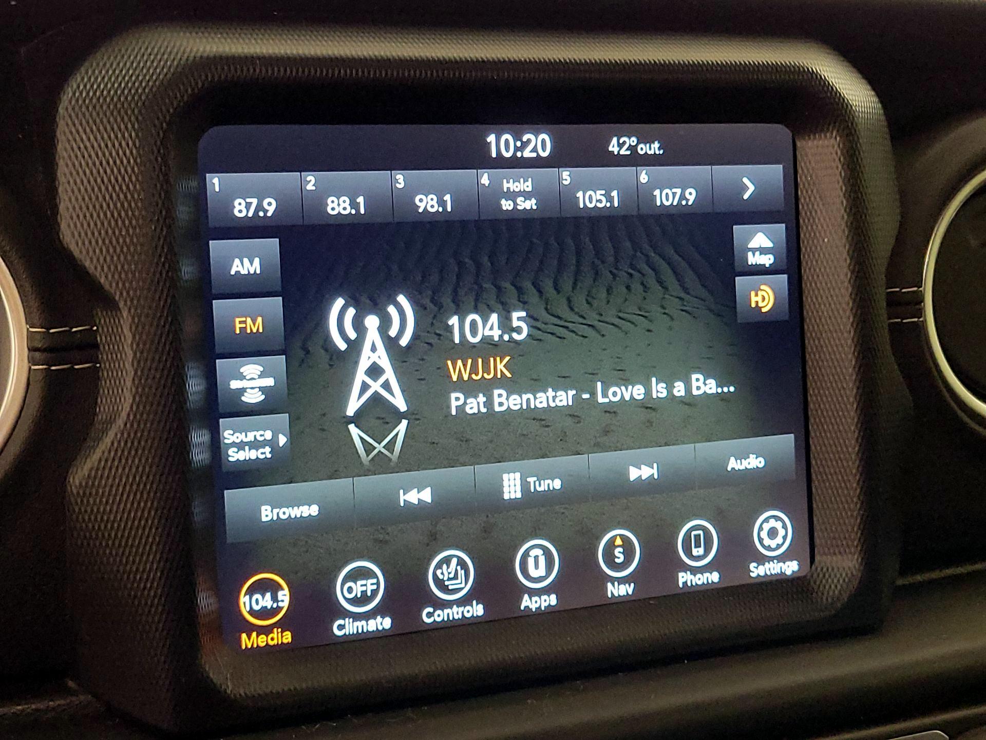 Thumbnail: 2022 Jeep Wrangler - 16