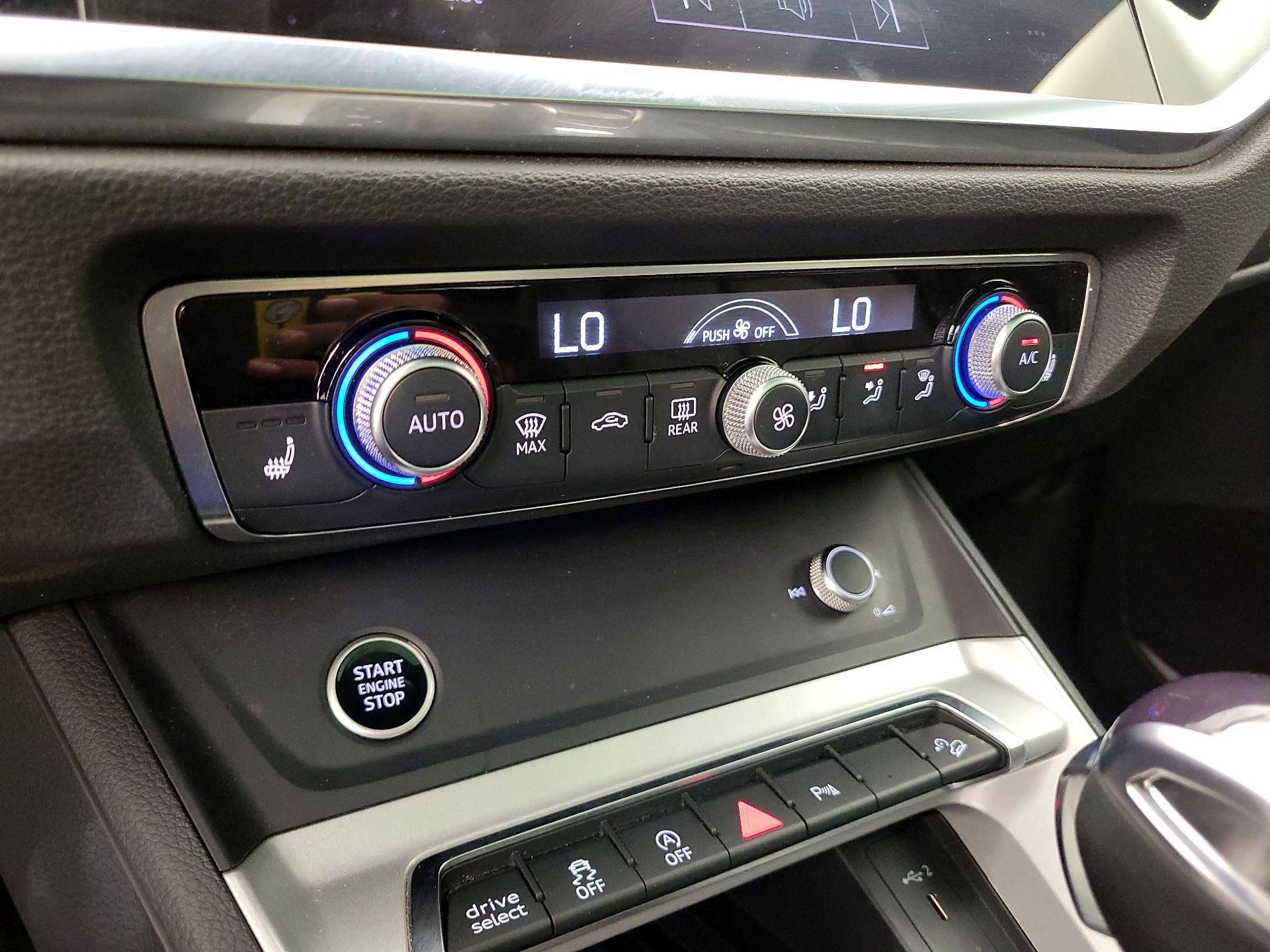 Thumbnail: 2024 Audi Q3 - 16