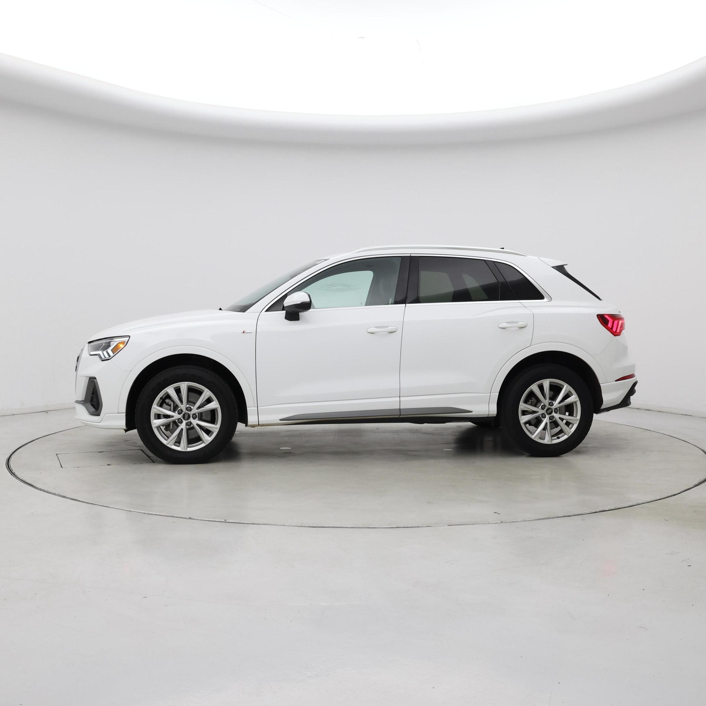 Thumbnail: 2024 Audi Q3 - 3