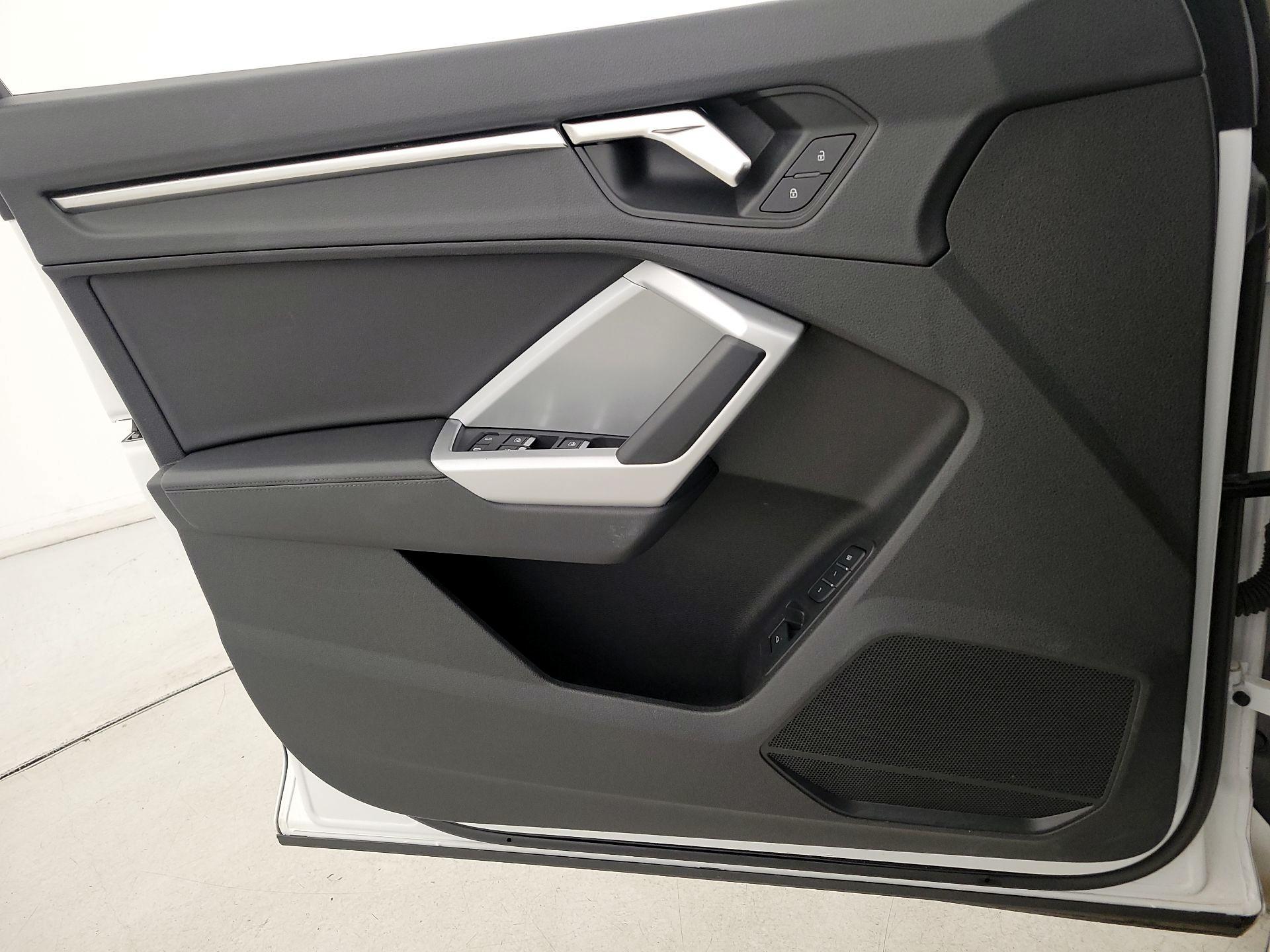 Thumbnail: 2024 Audi Q3 - 12