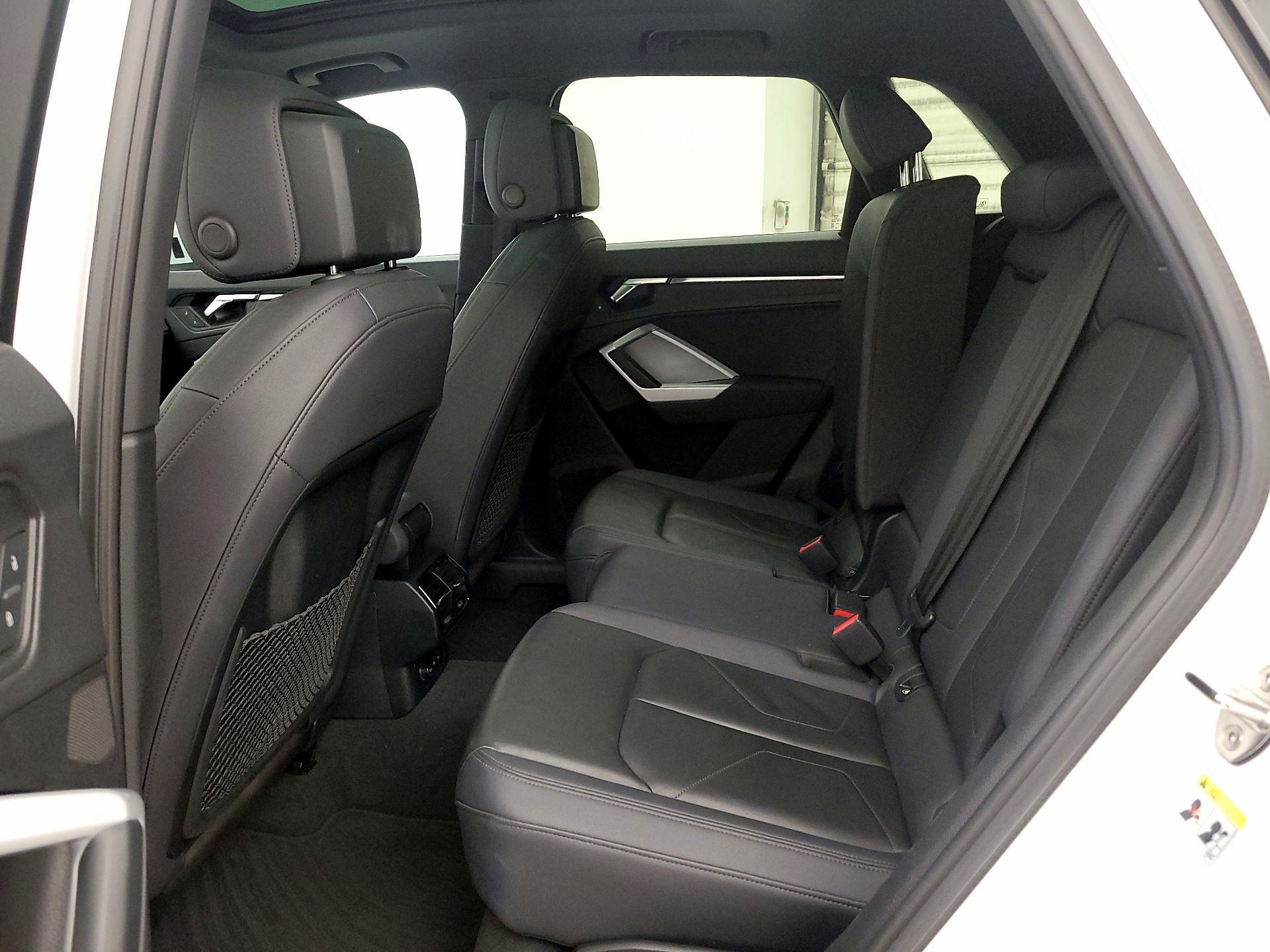 Thumbnail: 2024 Audi Q3 - 20