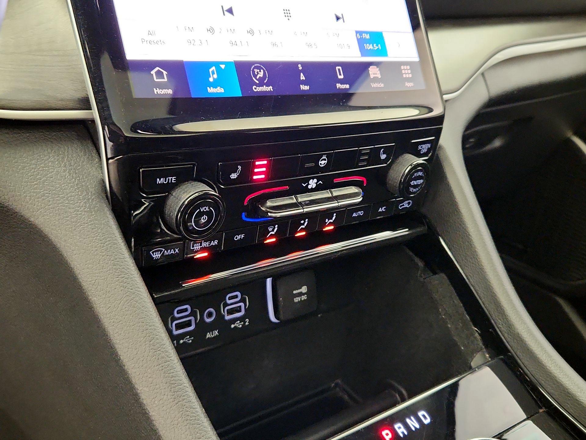 Thumbnail: 2022 Jeep Grand Cherokee L - 17