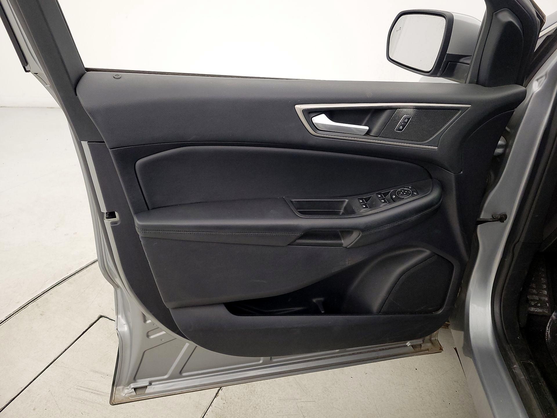 Thumbnail: 2022 Ford Edge - 12