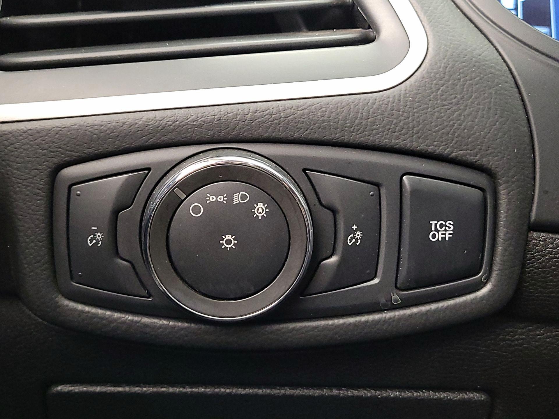 Thumbnail: 2022 Ford Edge - 13