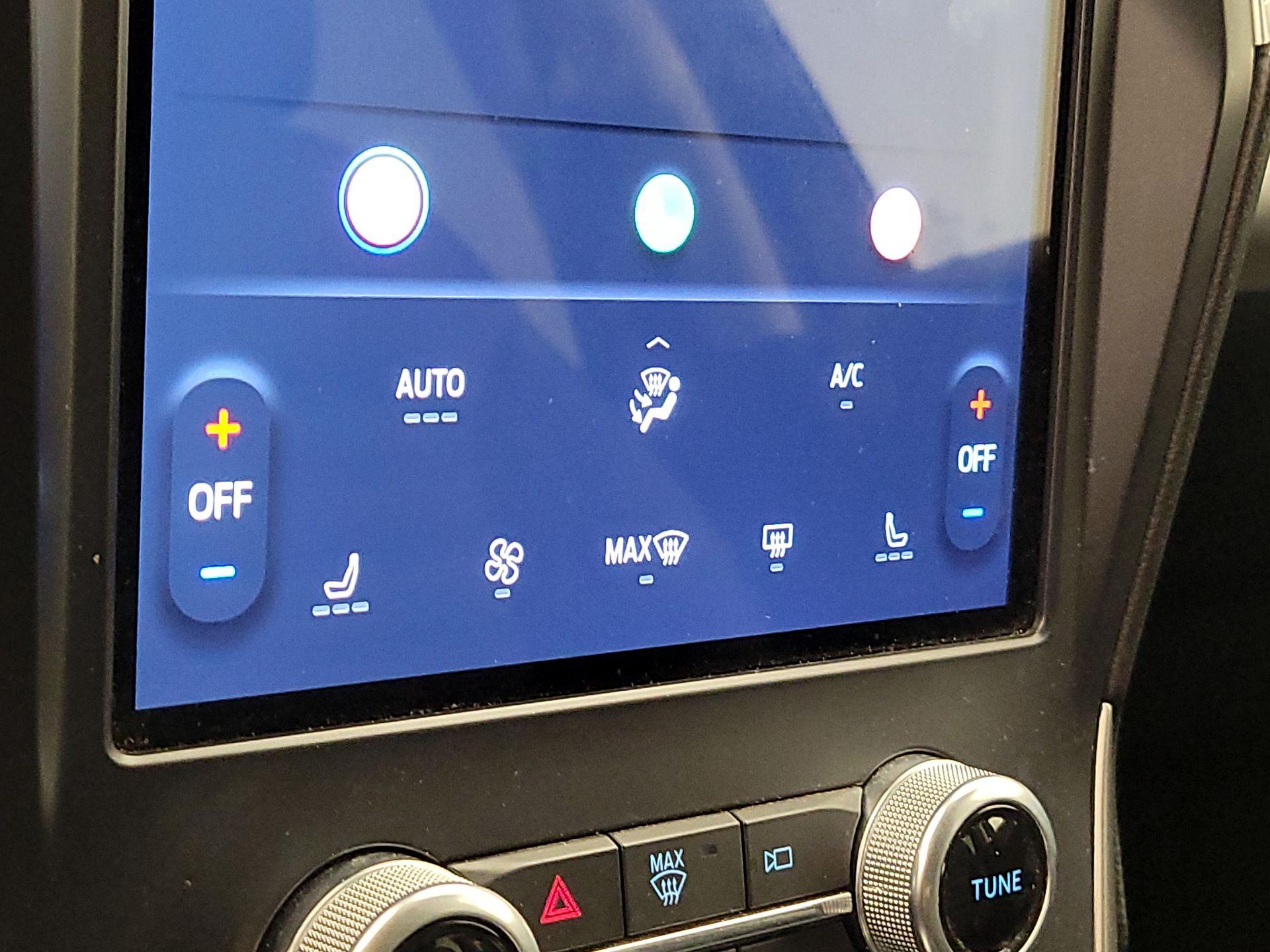 Thumbnail: 2022 Ford Edge - 16