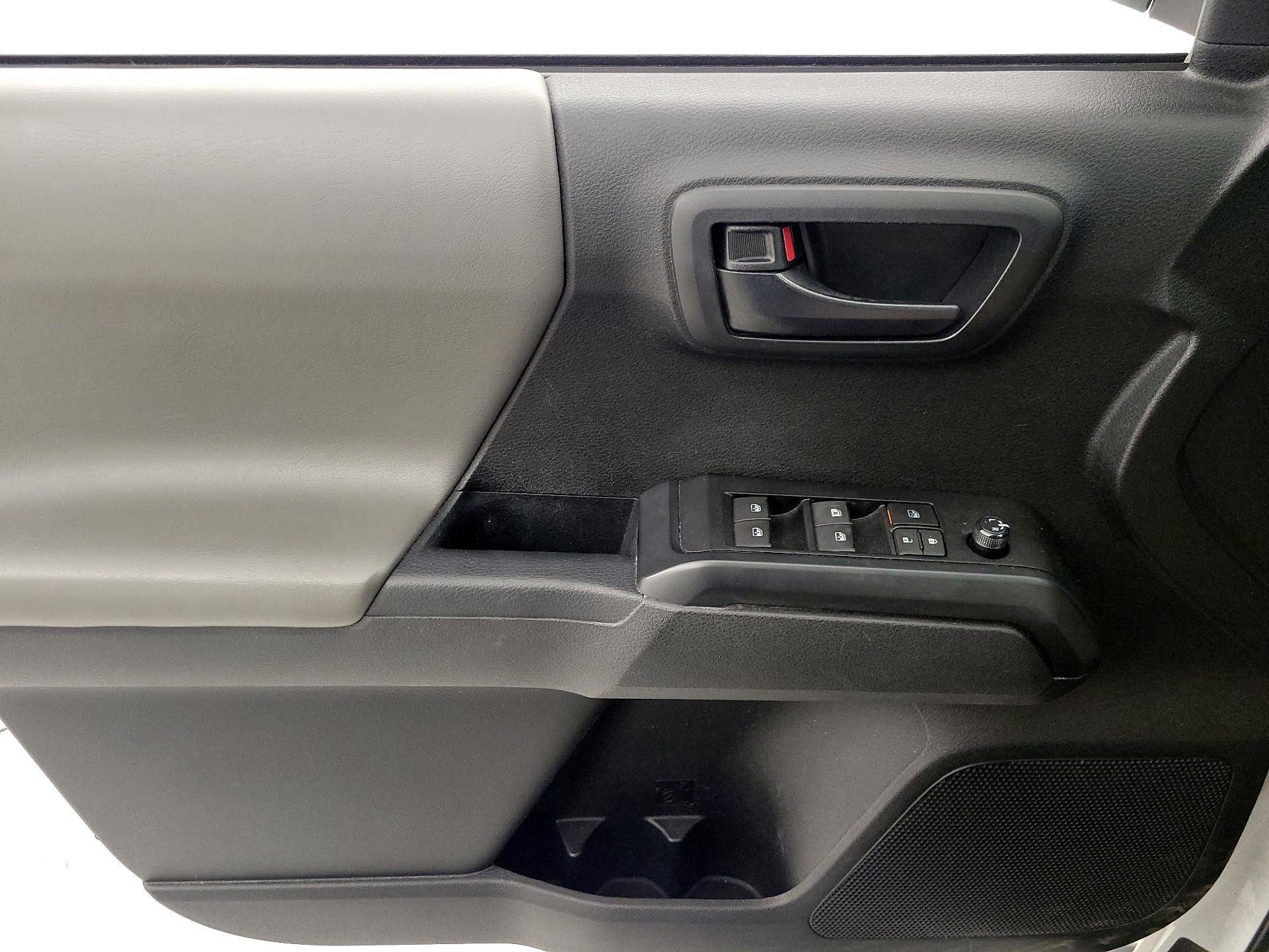 Thumbnail: 2022 Toyota Tacoma - 12