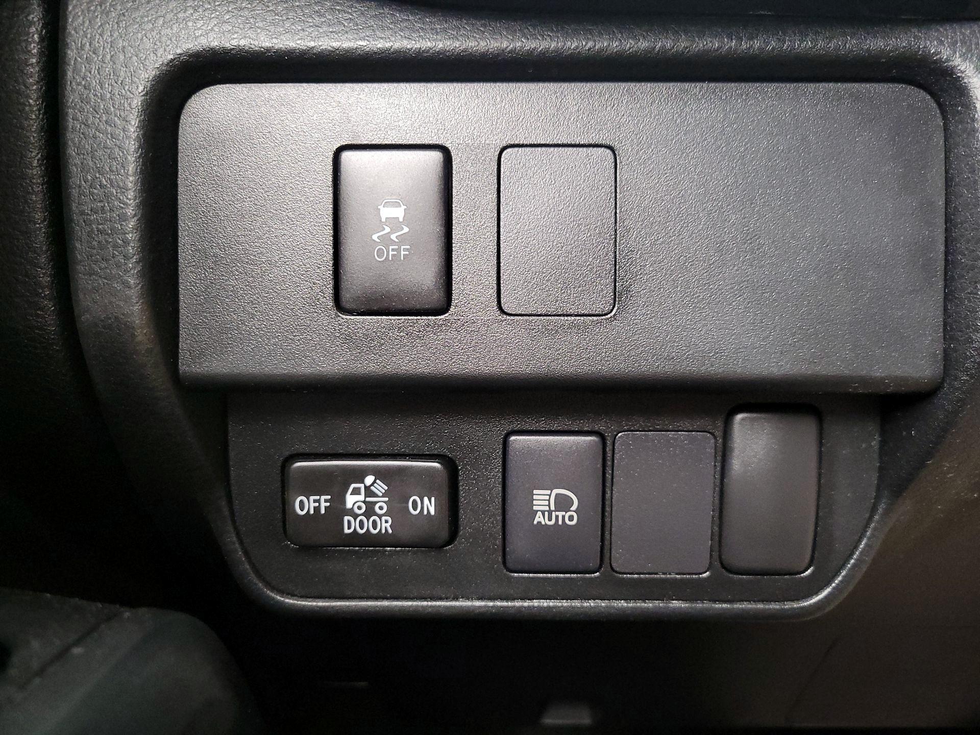 Thumbnail: 2022 Toyota Tacoma - 13