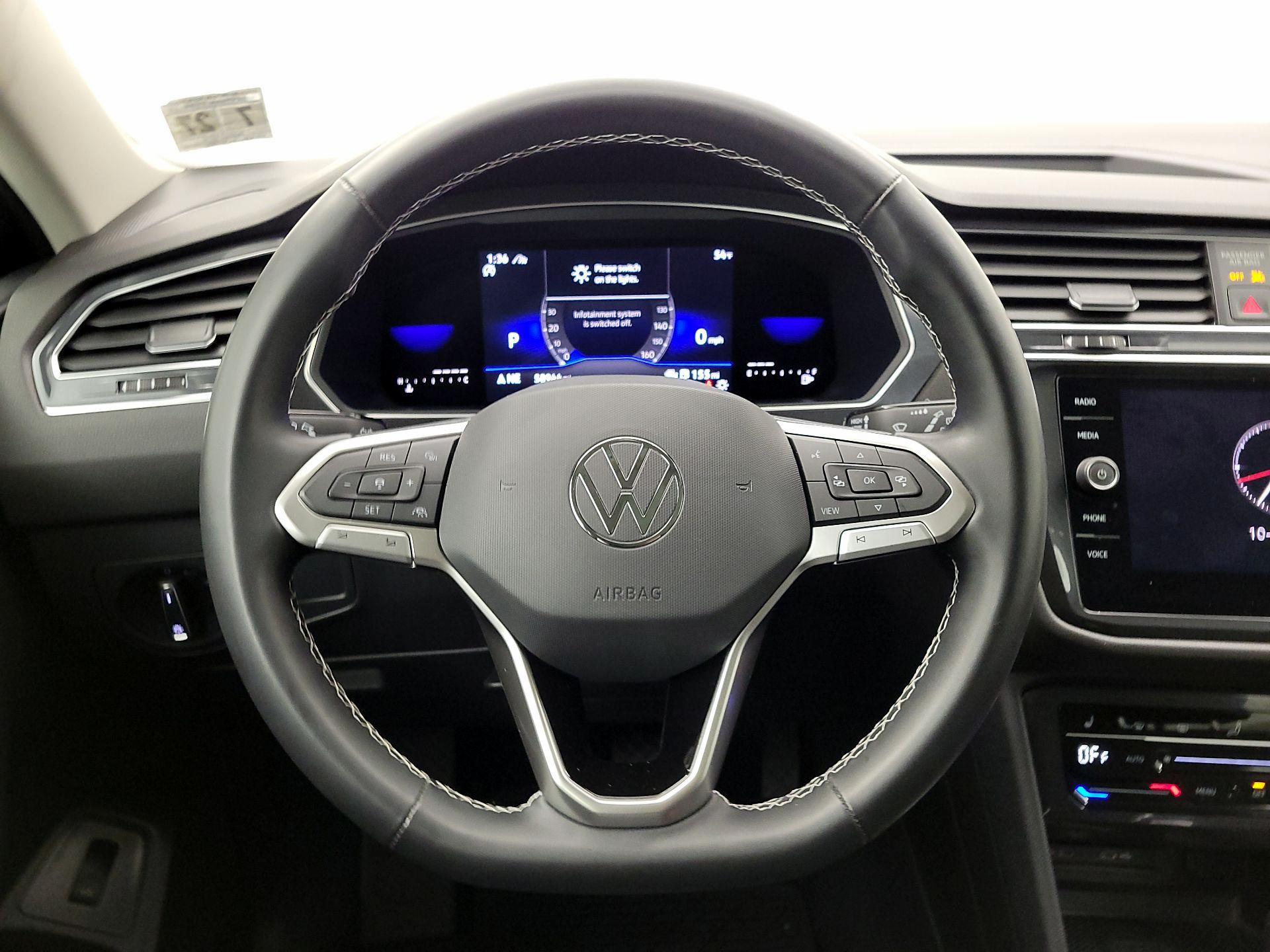 Thumbnail: 2022 Volkswagen Tiguan - 10