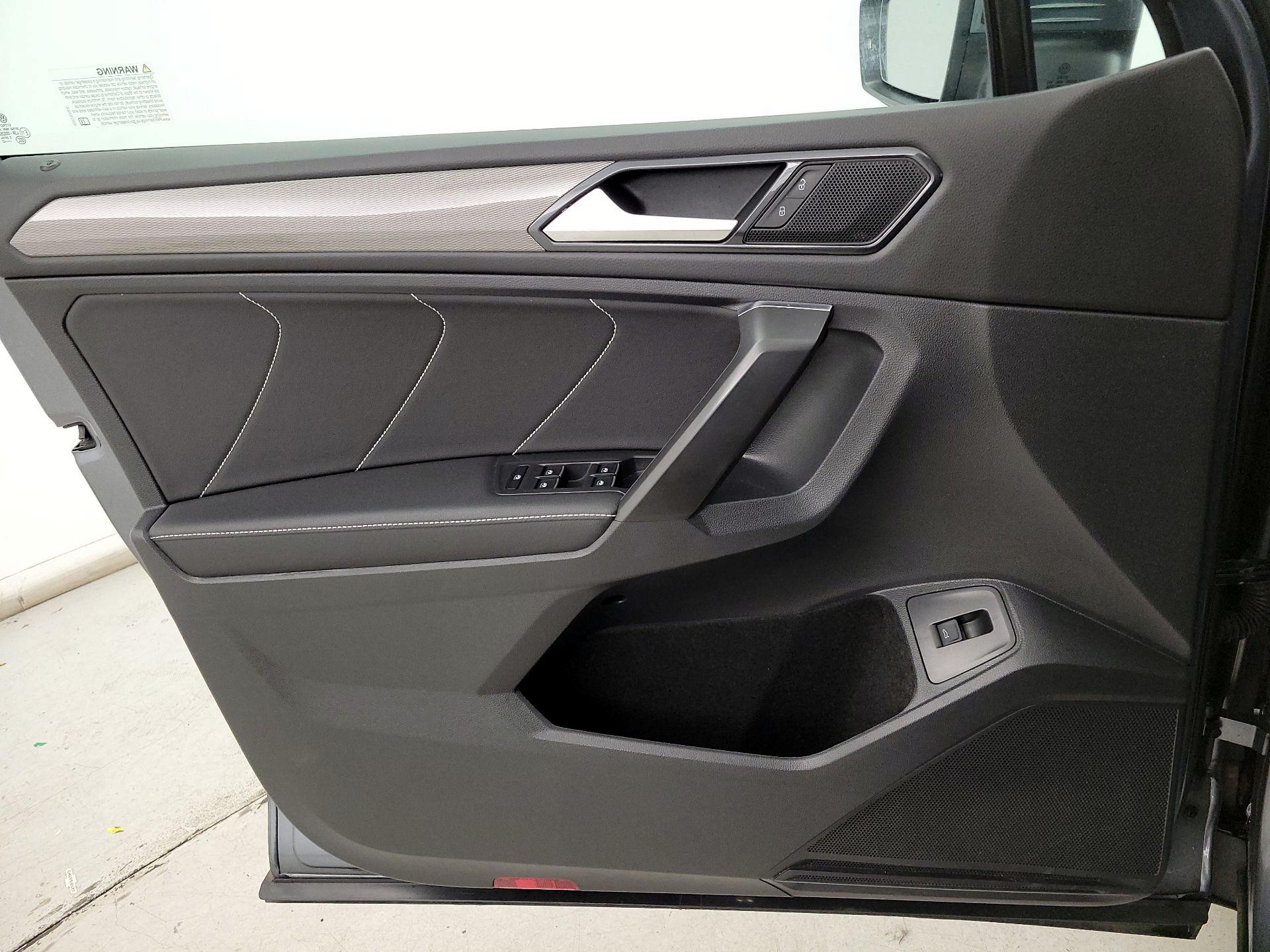 Thumbnail: 2022 Volkswagen Tiguan - 12