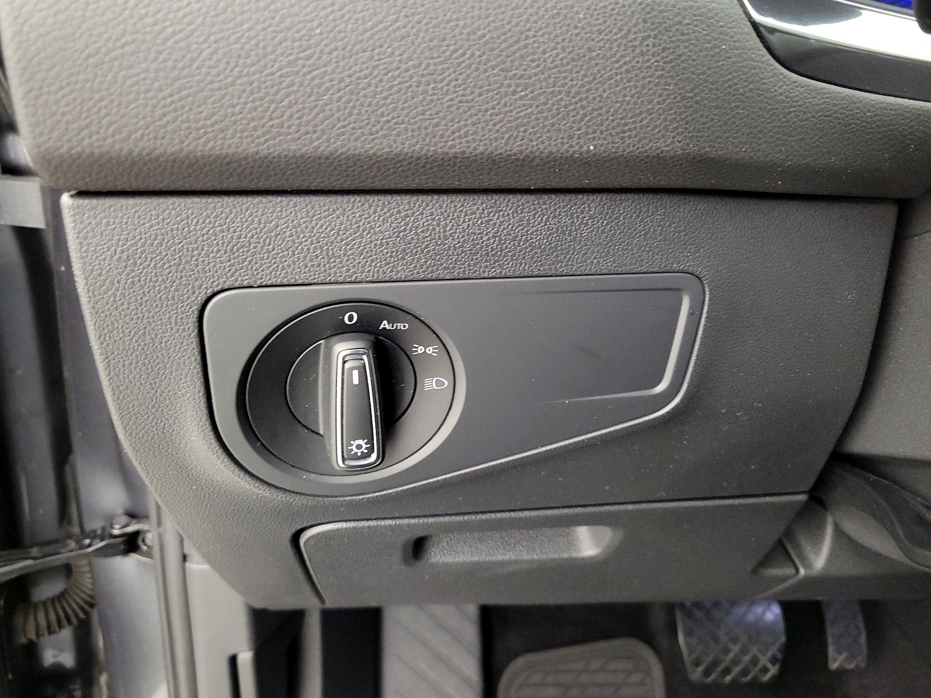 Thumbnail: 2022 Volkswagen Tiguan - 13