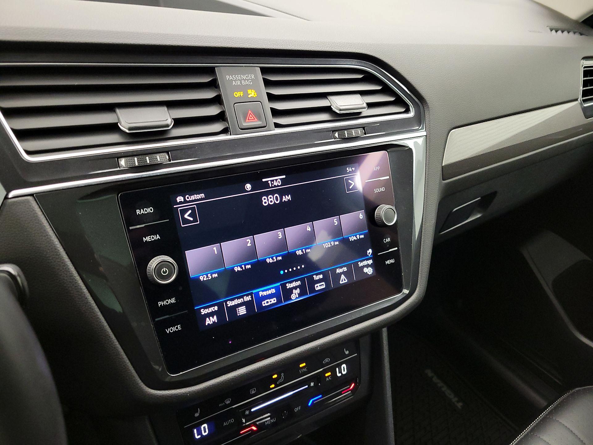 Thumbnail: 2022 Volkswagen Tiguan - 15