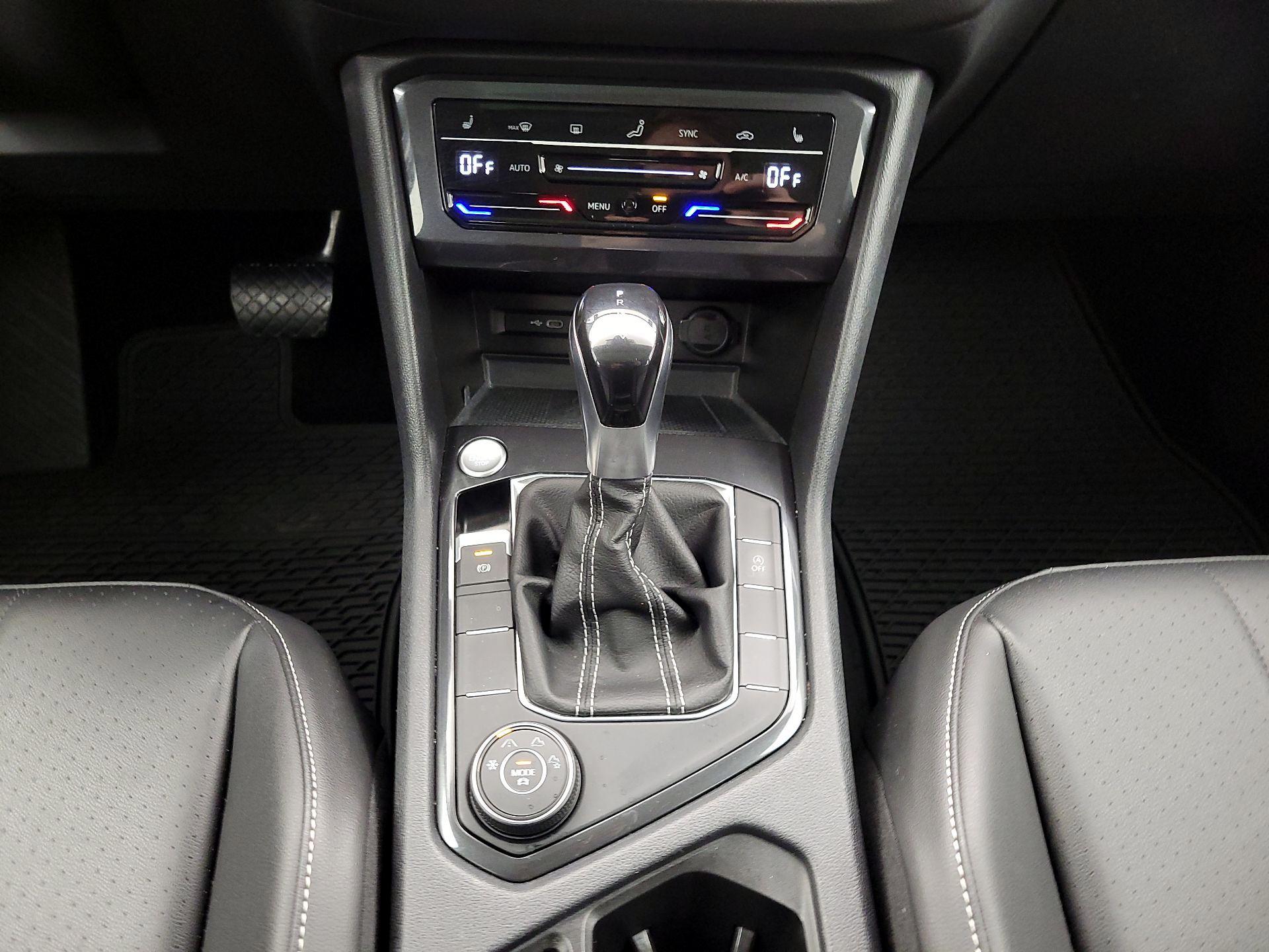 Thumbnail: 2022 Volkswagen Tiguan - 17