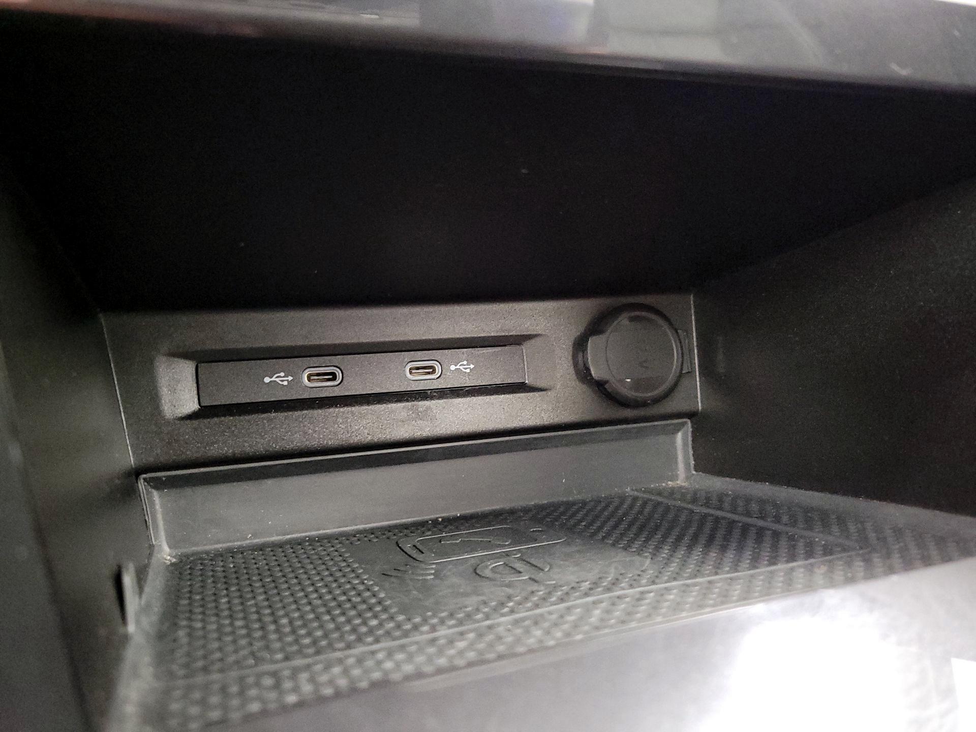 Thumbnail: 2022 Volkswagen Tiguan - 18