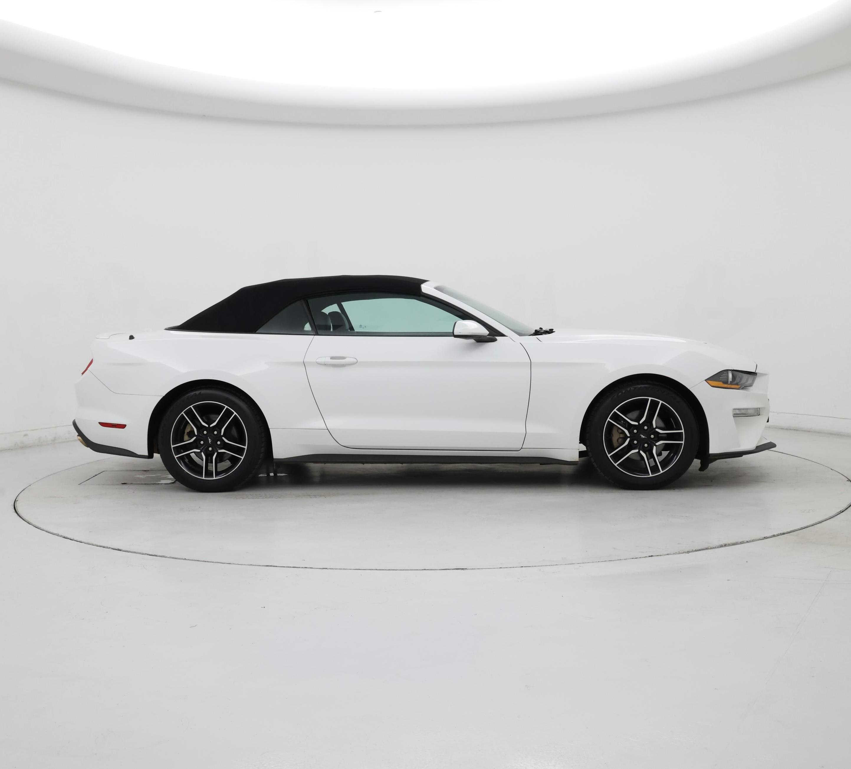 Thumbnail: 2022 Ford Mustang - 7