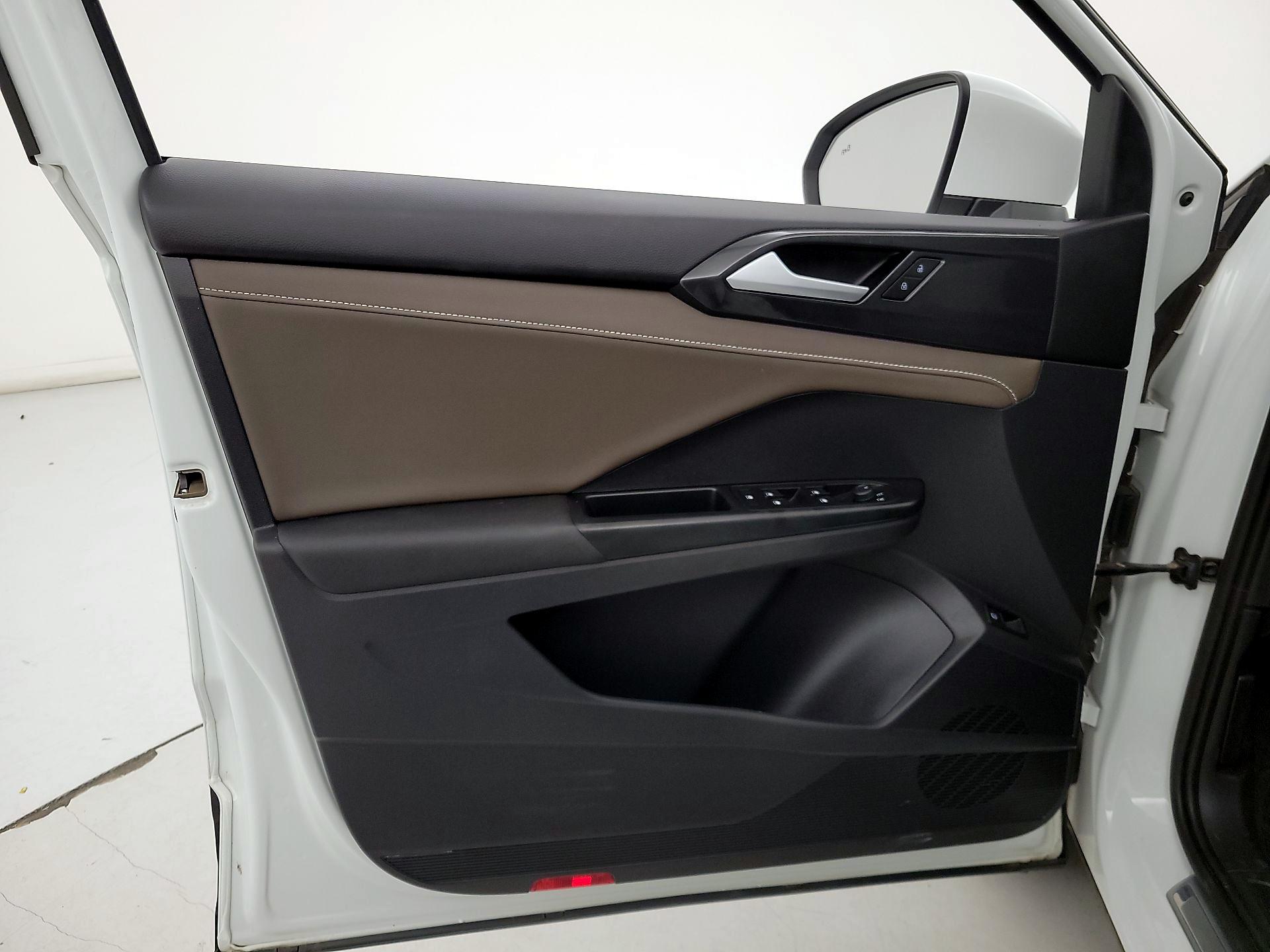 Thumbnail: 2022 Volkswagen Taos - 12