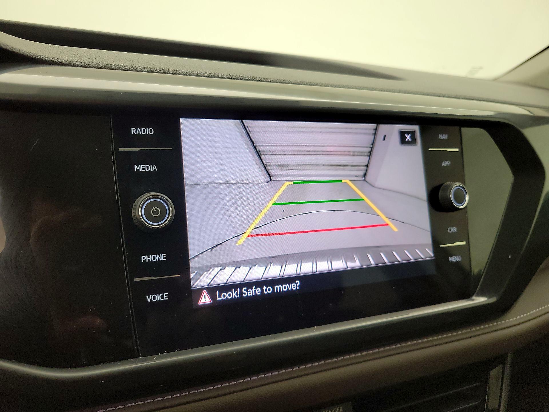 Thumbnail: 2022 Volkswagen Taos - 15