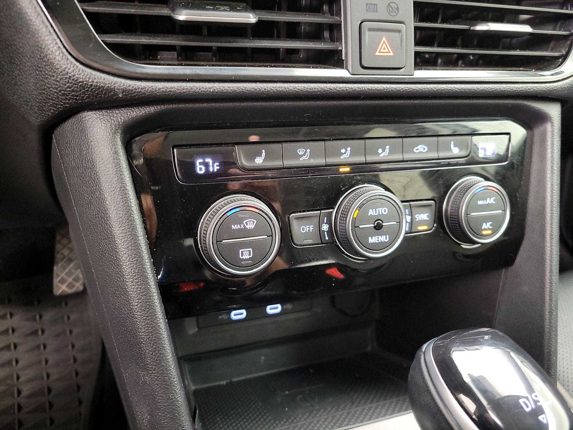 Thumbnail: 2022 Volkswagen Taos - 17