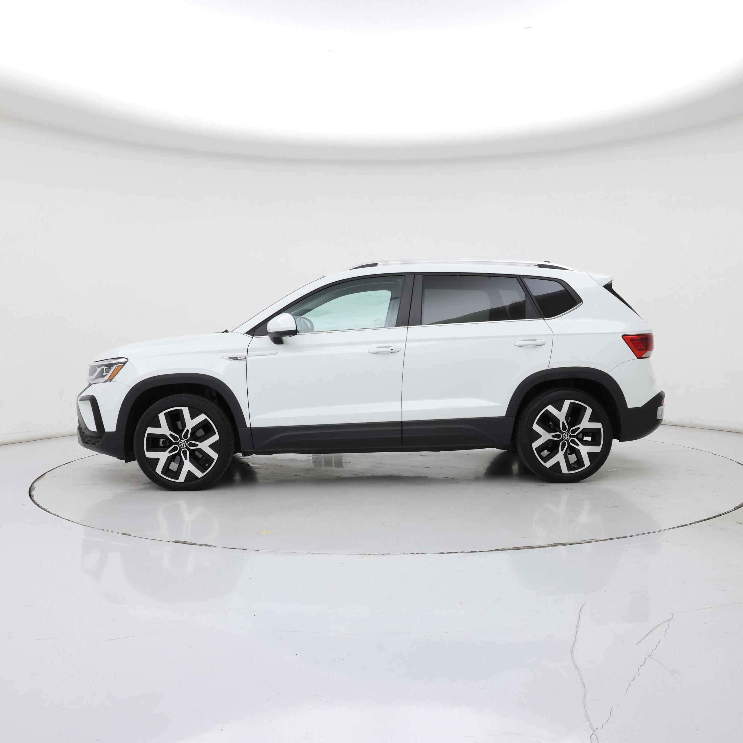 Thumbnail: 2022 Volkswagen Taos - 3