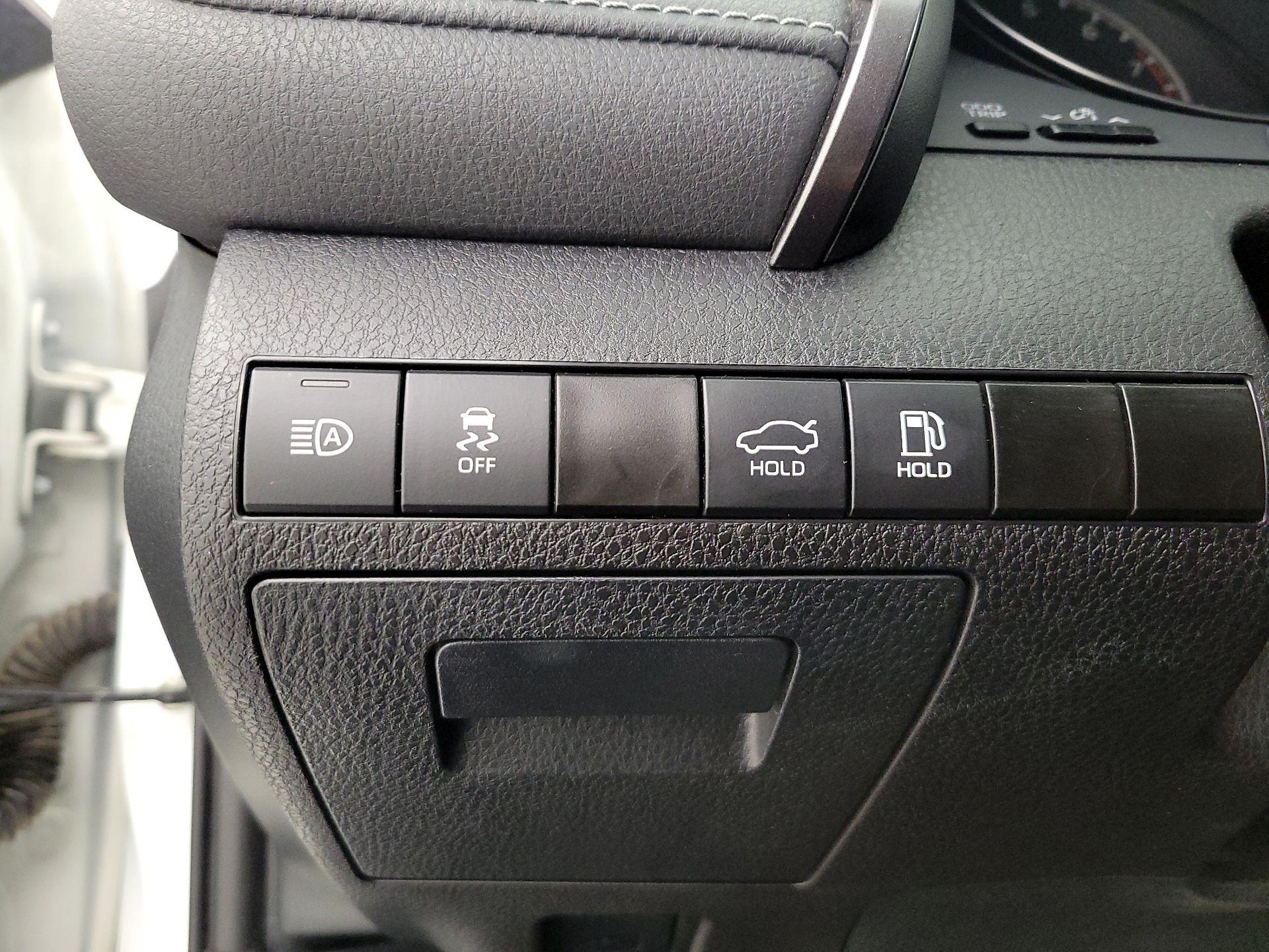 Thumbnail: 2023 Toyota Camry - 13