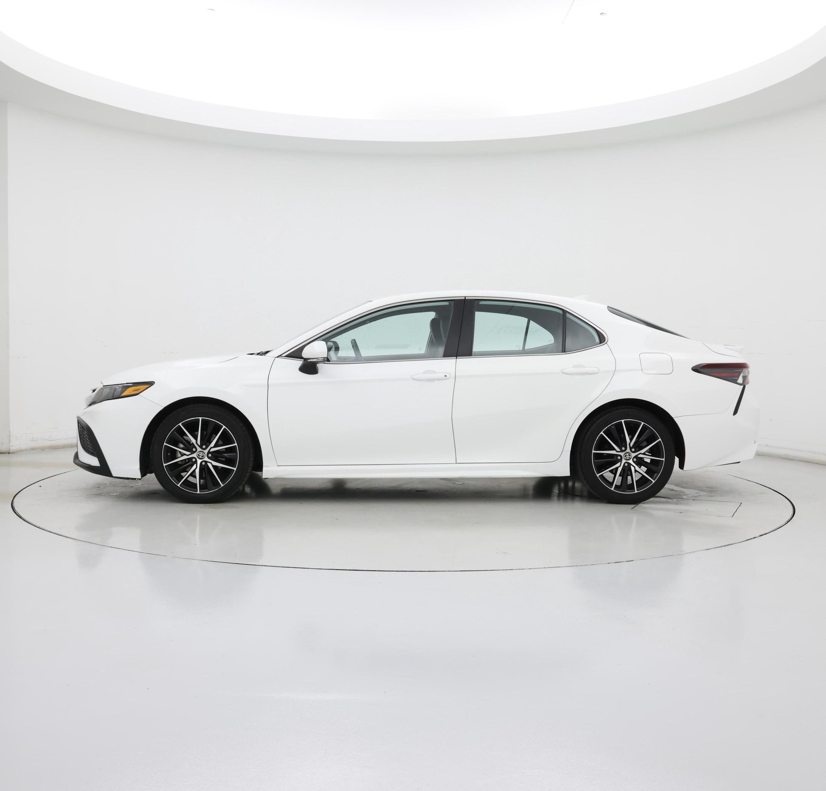 Thumbnail: 2023 Toyota Camry - 3